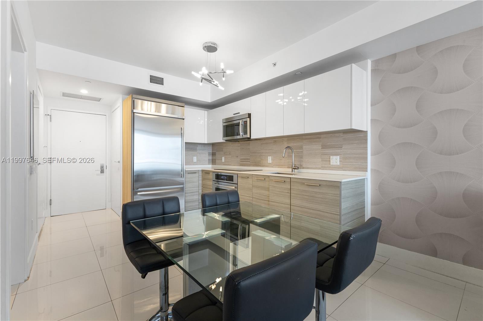 1300 Brickell Bay Dr # 1010