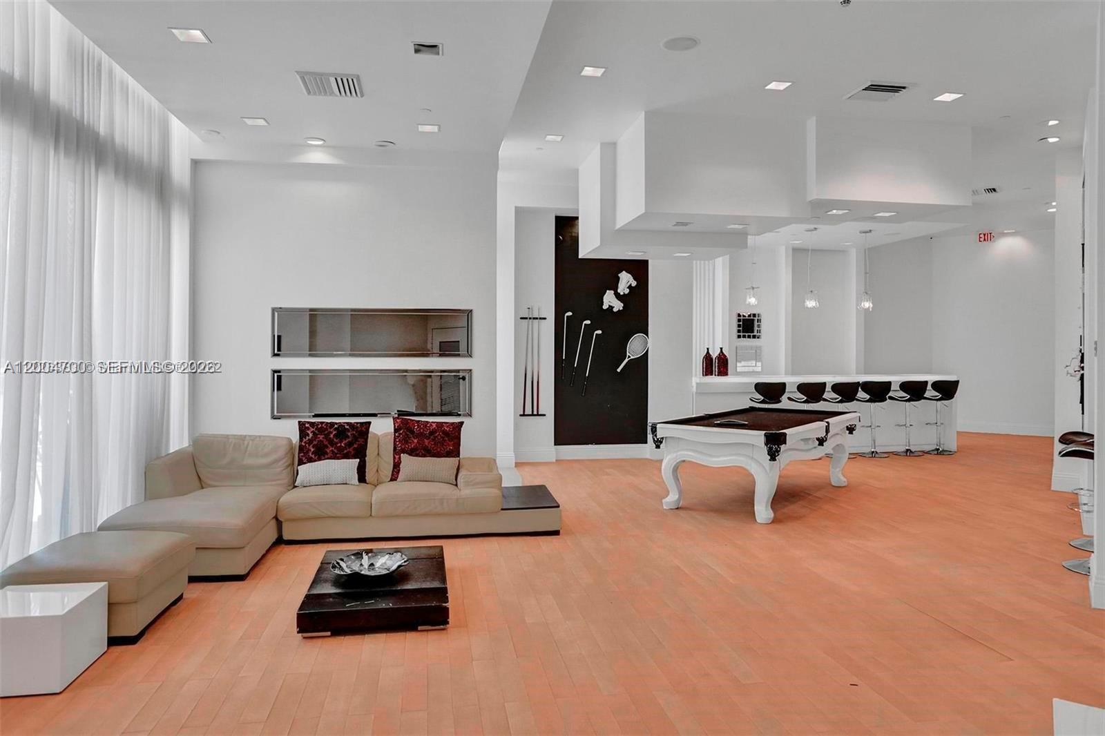 350 S Miami Ave Unit: 2702