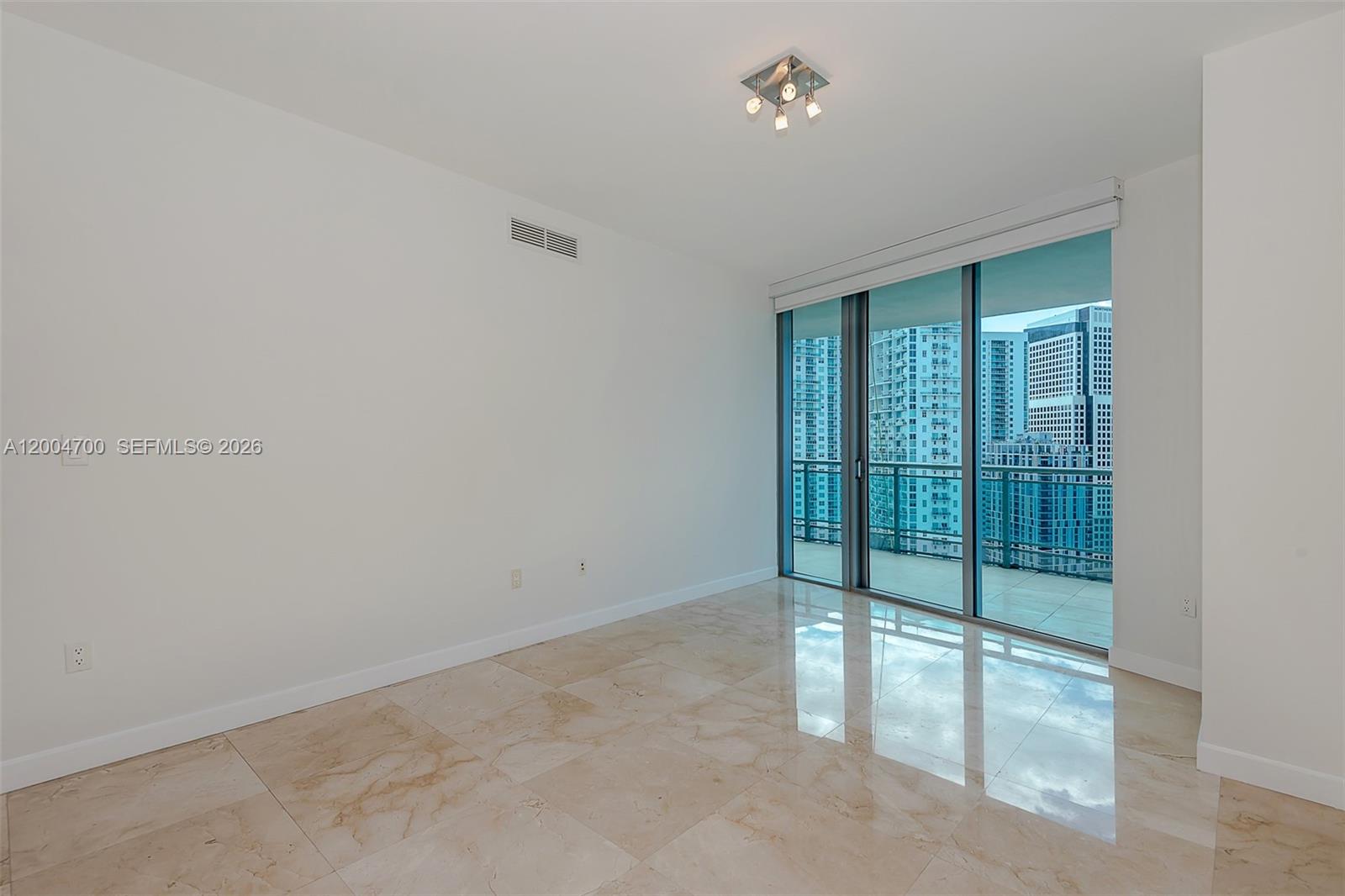 350 S Miami Ave Unit: 2702