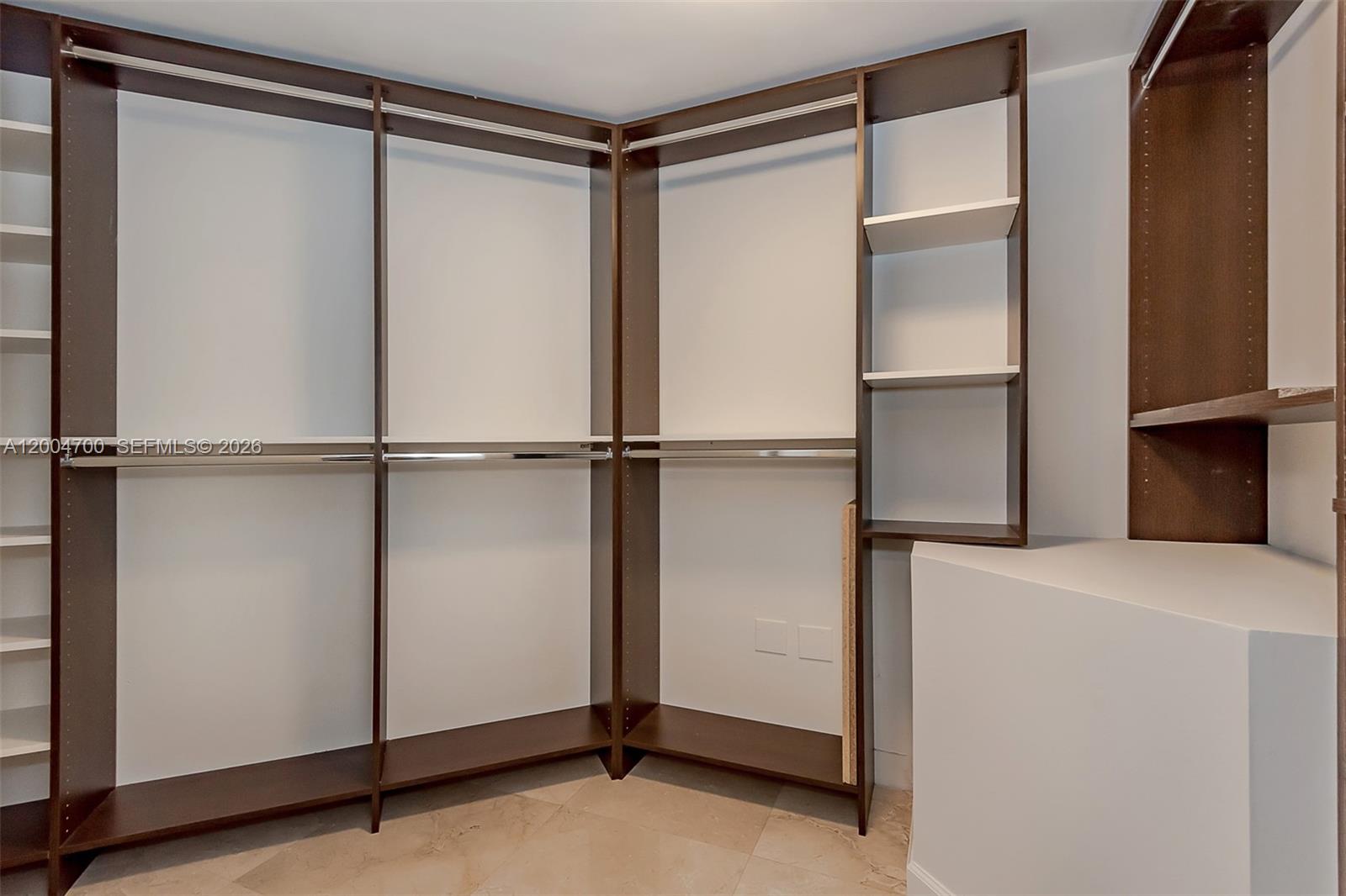350 S Miami Ave Unit: 2702