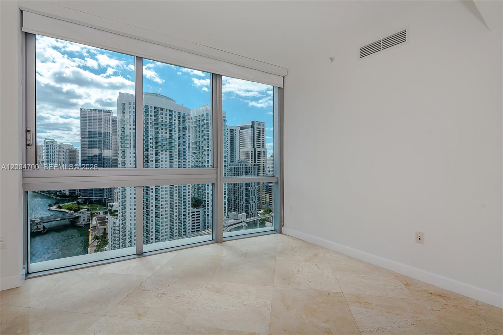 350 S Miami Ave Unit: 2702