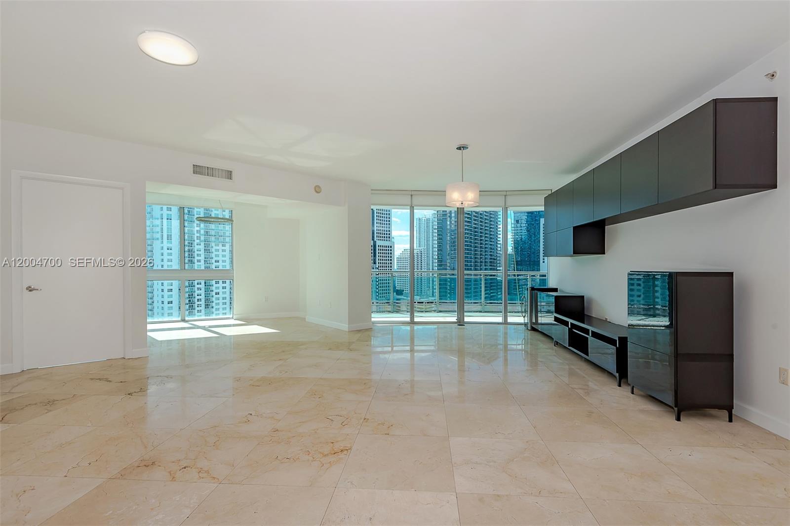 350 S Miami Ave Unit: 2702