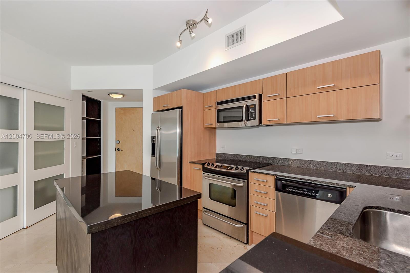 350 S Miami Ave Unit: 2702