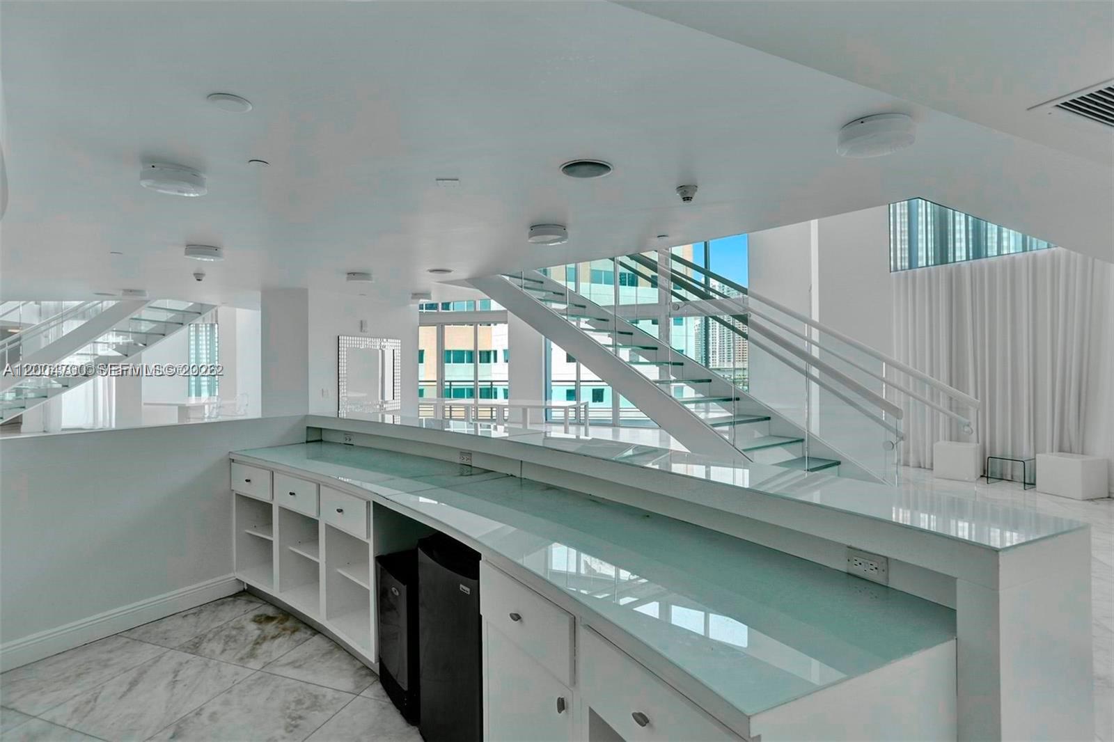 350 S Miami Ave Unit: 2702