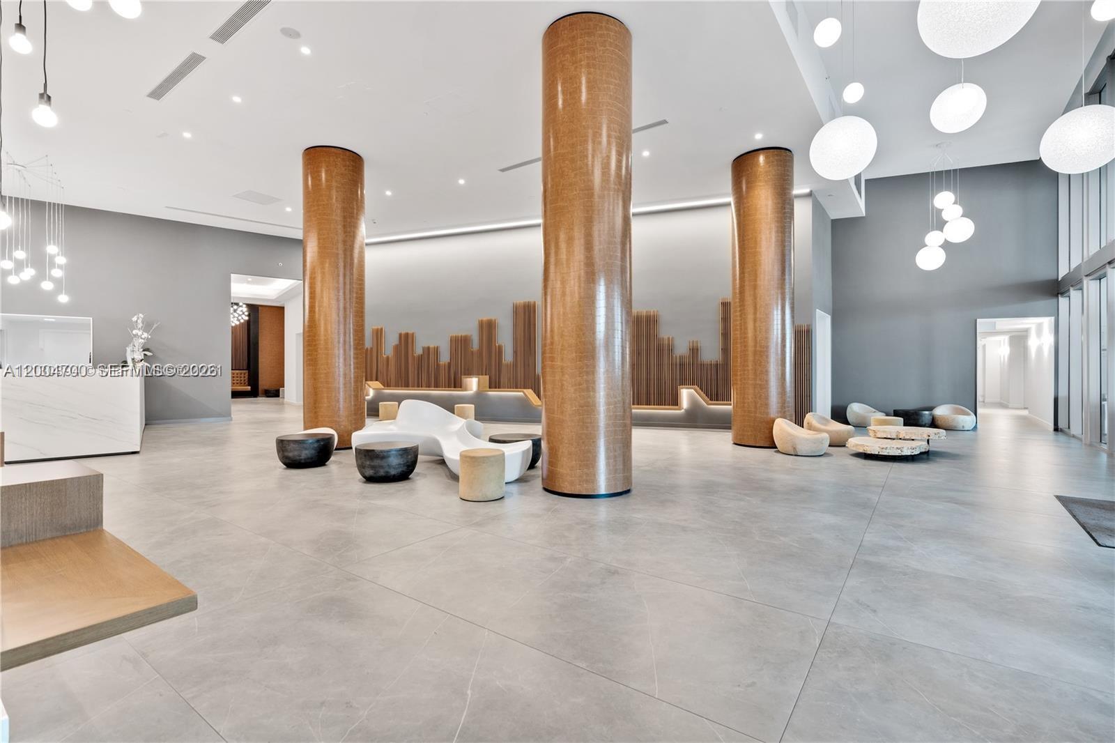 350 S Miami Ave Unit: 2702