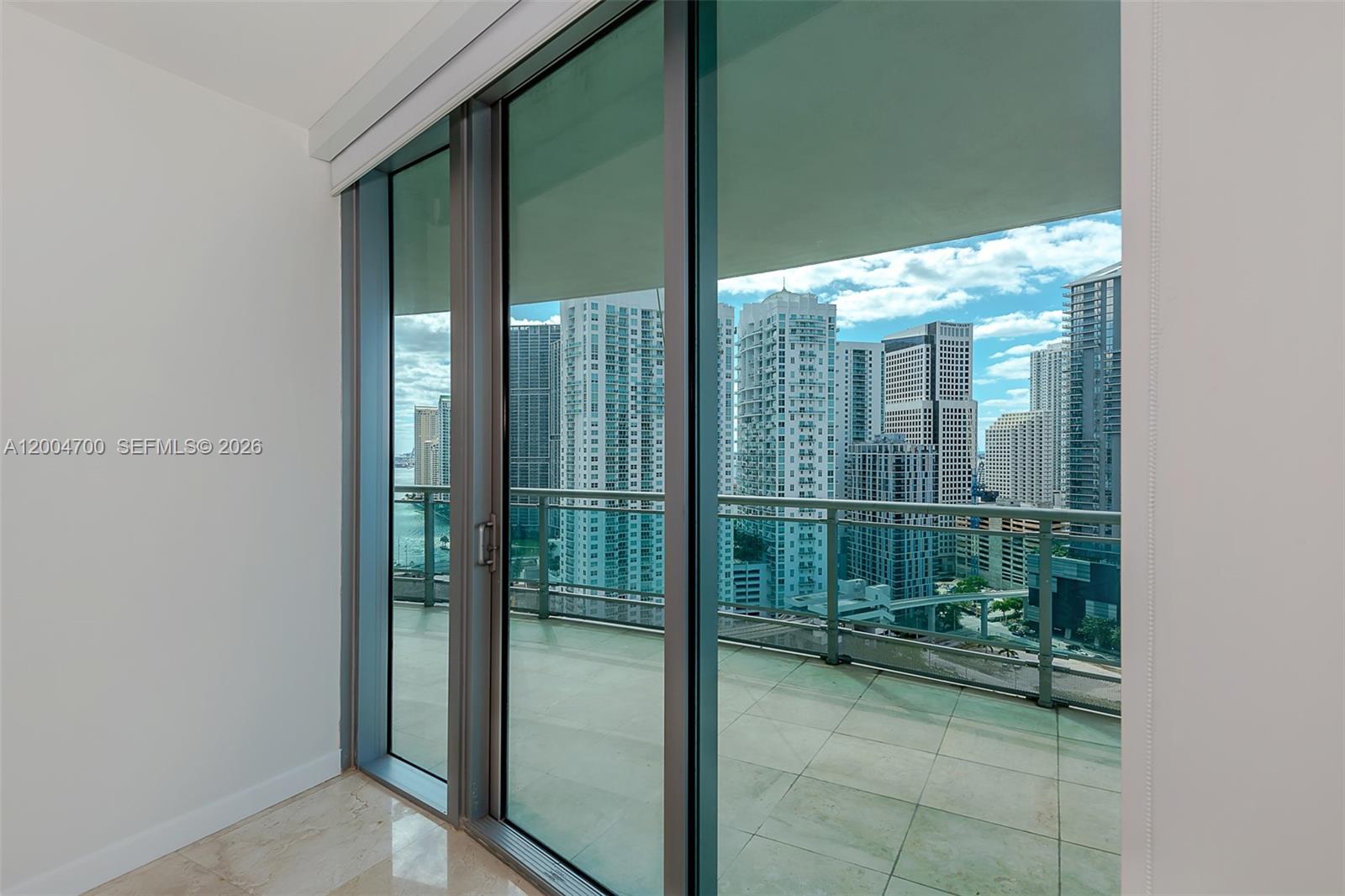 350 S Miami Ave Unit: 2702