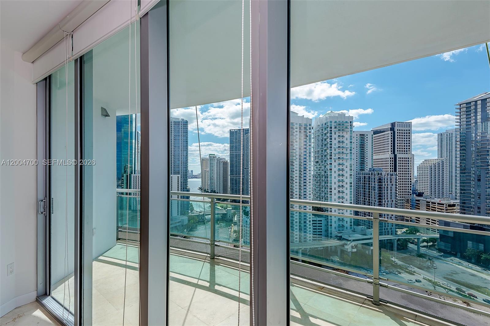 350 S Miami Ave Unit: 2702