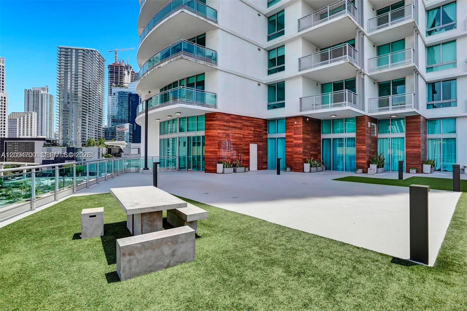 350 S Miami Ave Unit: 2702