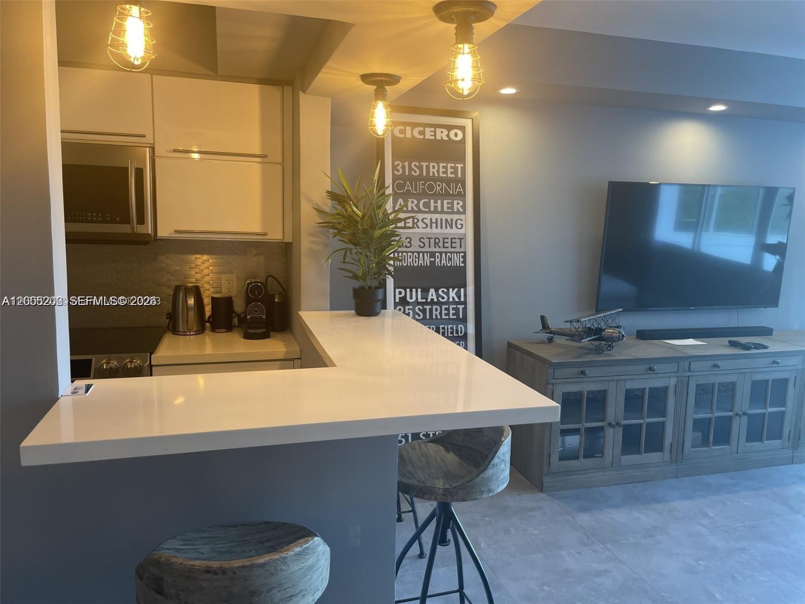 1000 West Ave # 405