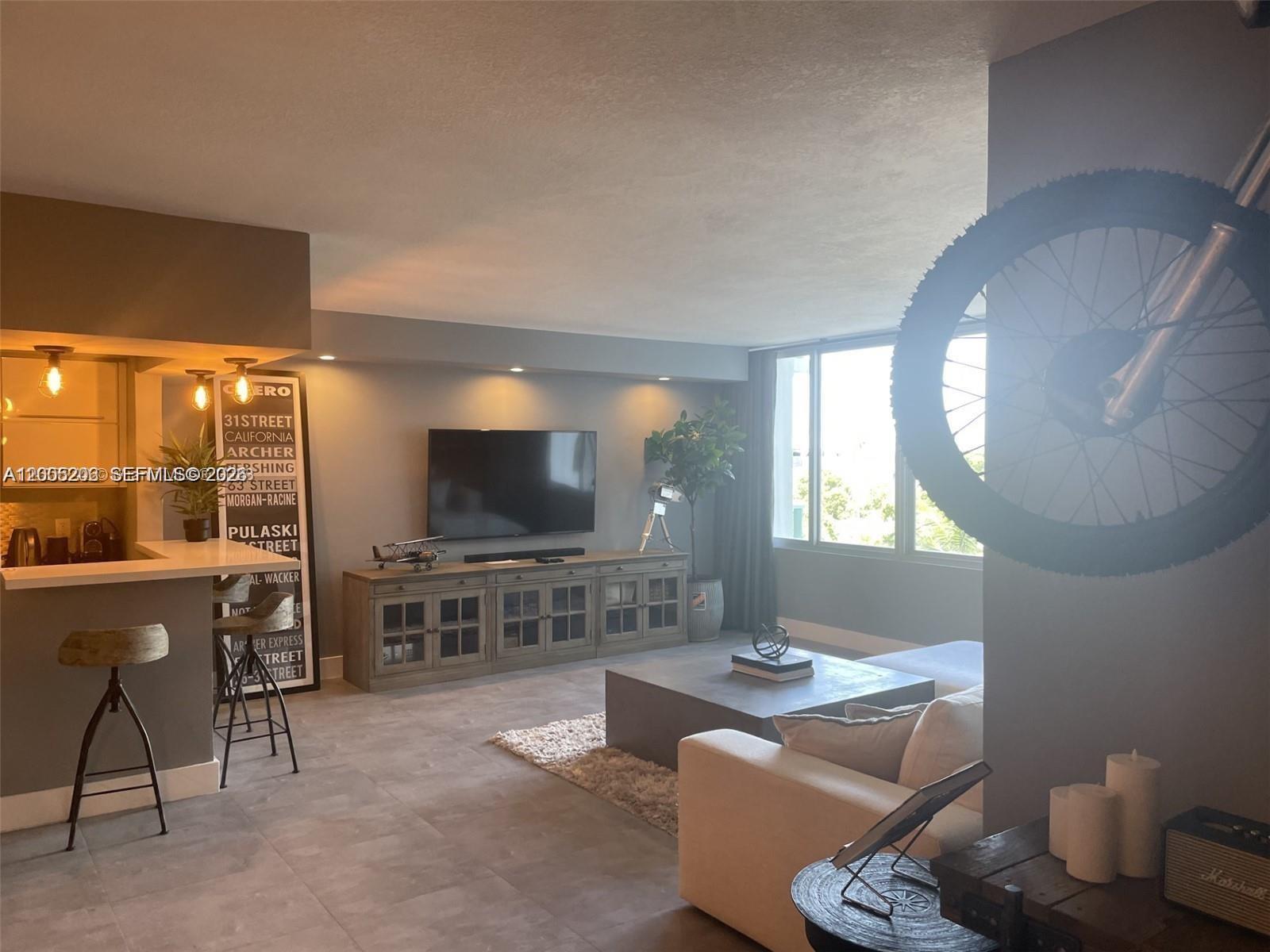 1000 West Ave # 405
