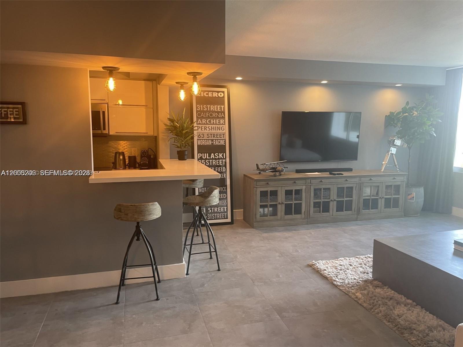 1000 West Ave # 405