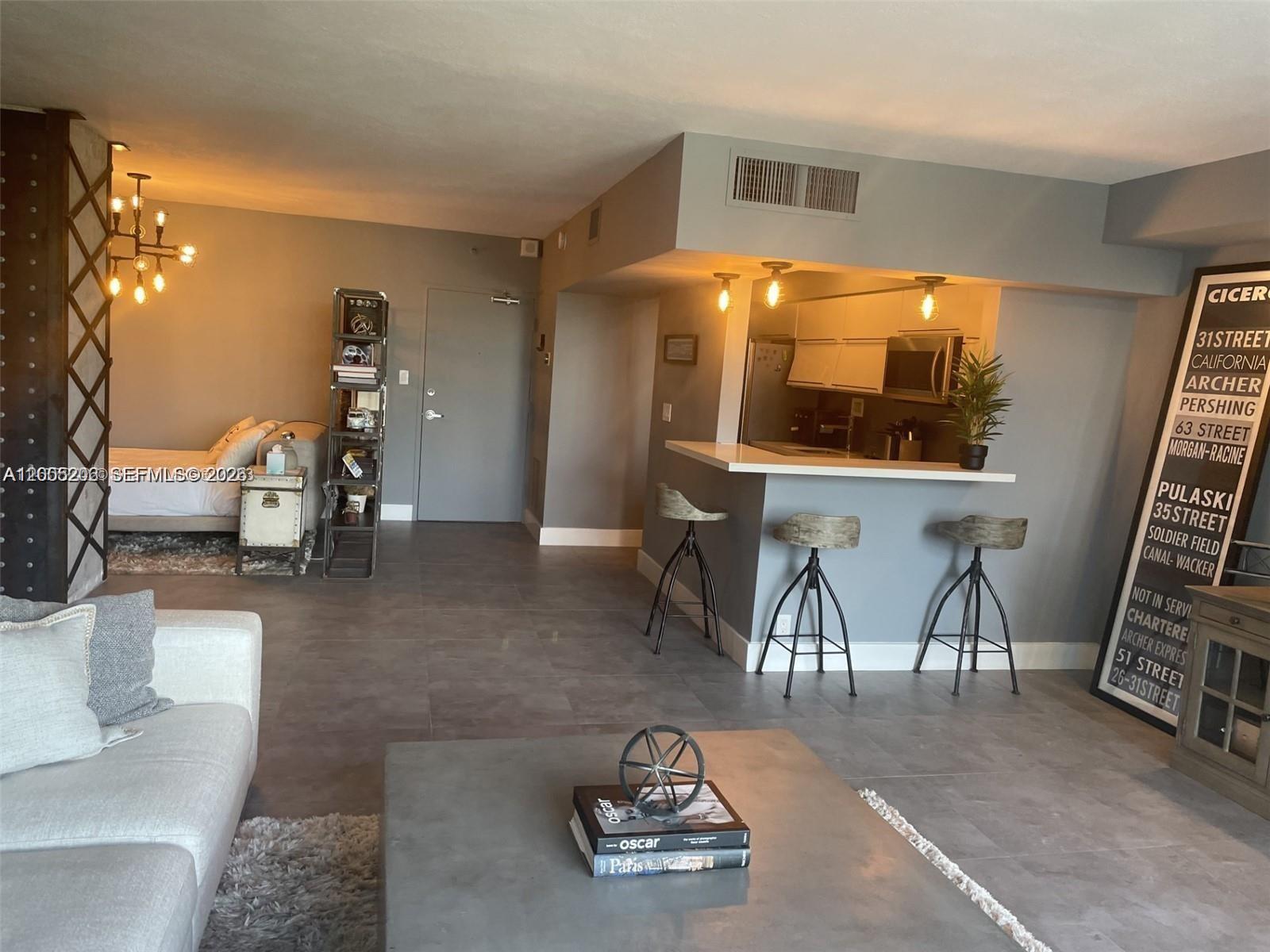 1000 West Ave # 405
