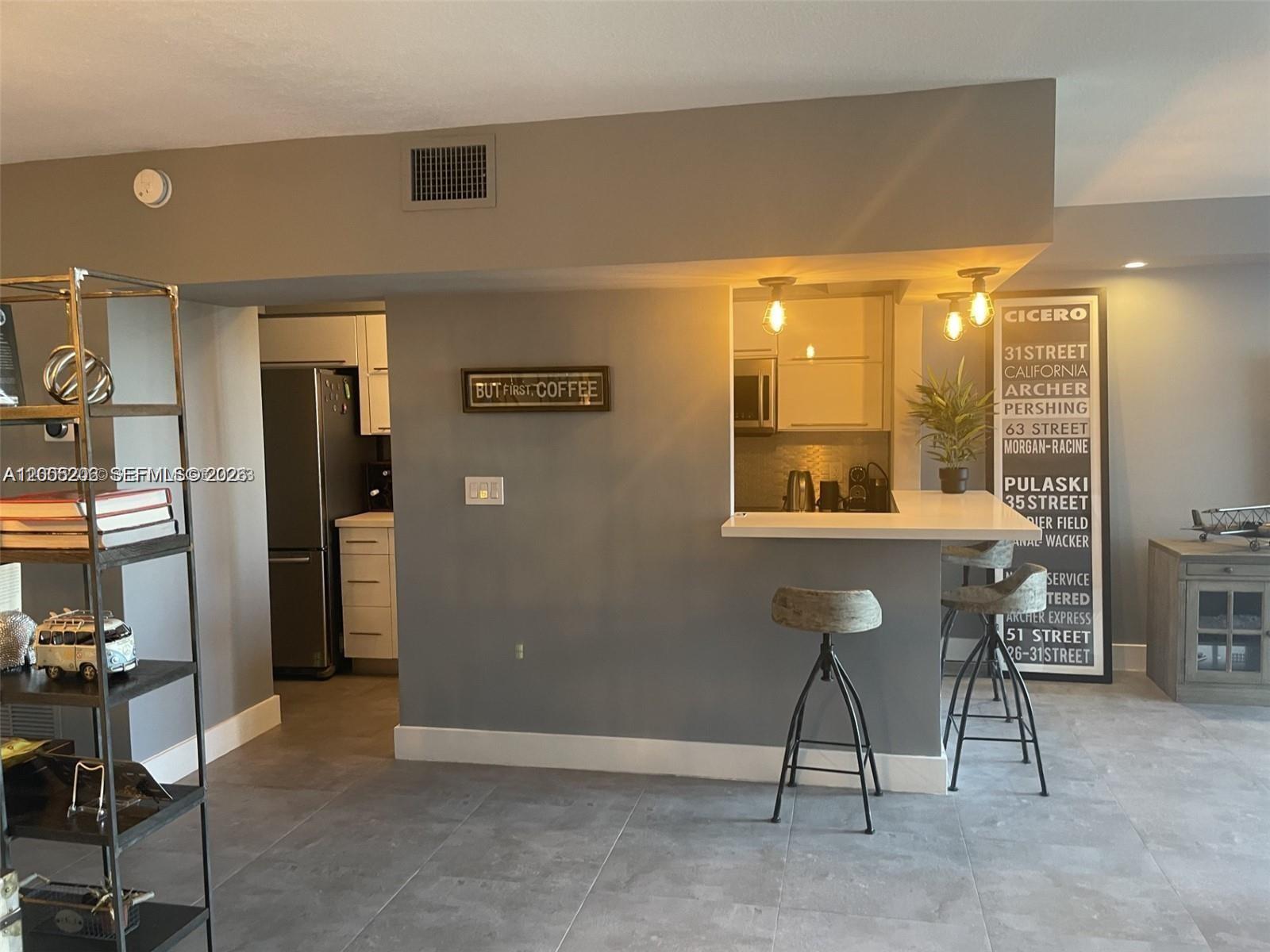 1000 West Ave # 405