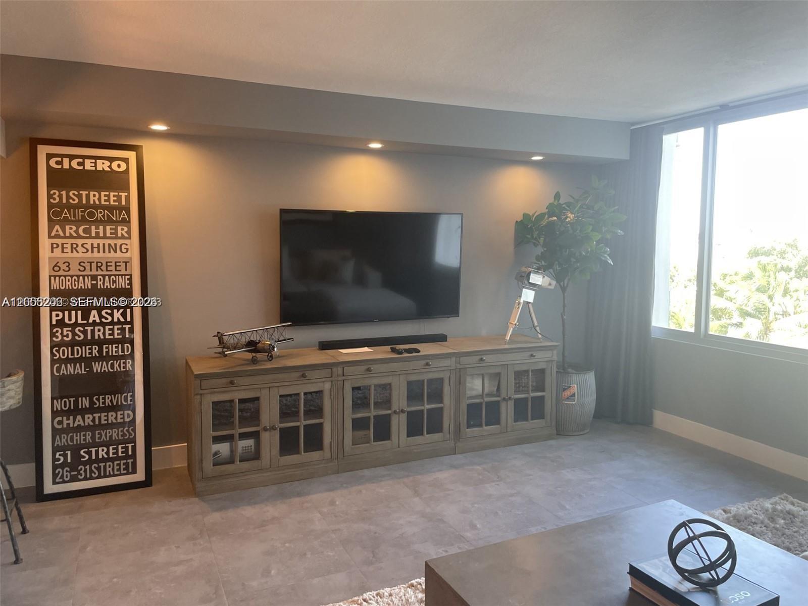 1000 West Ave # 405