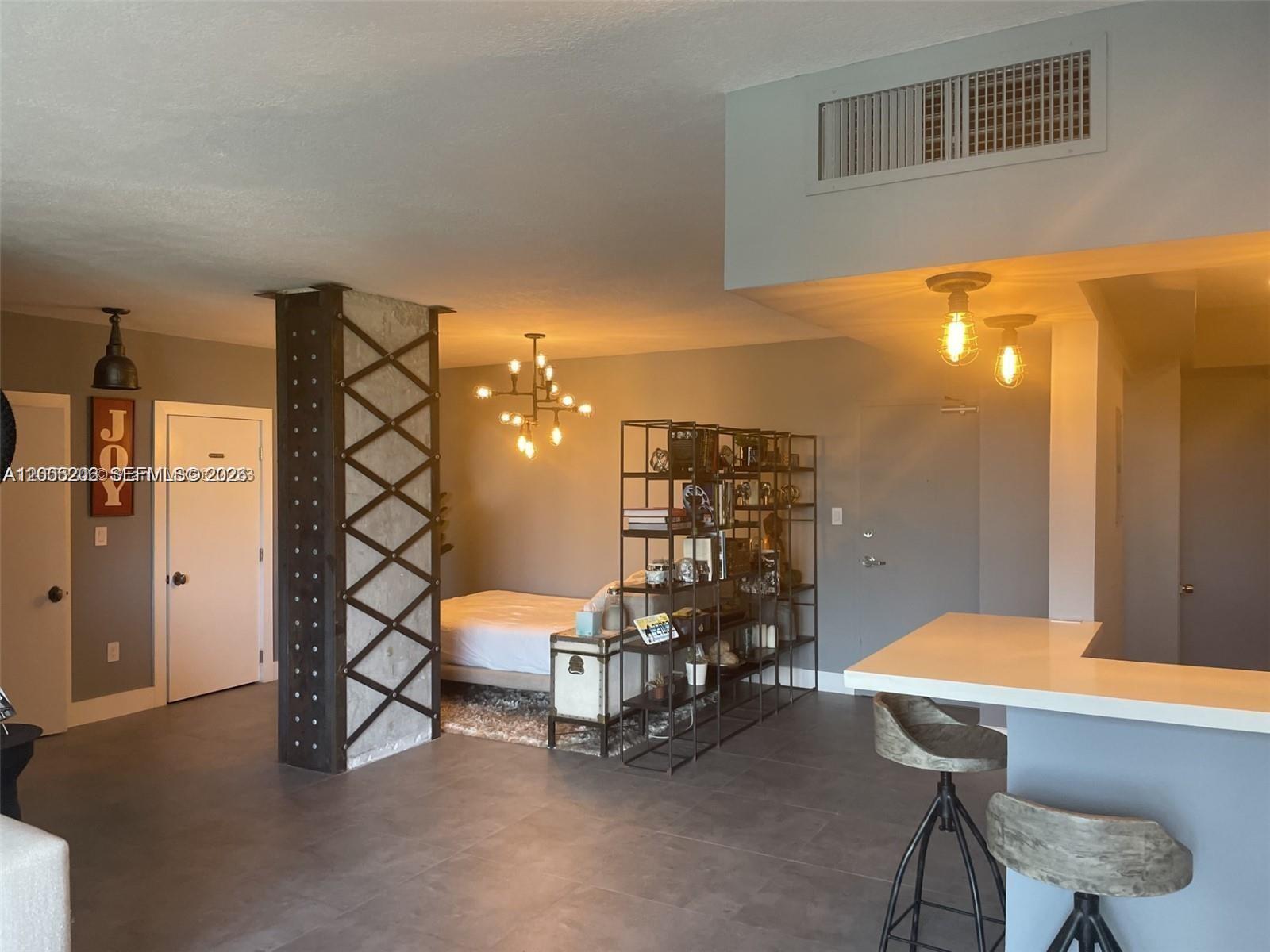 1000 West Ave # 405