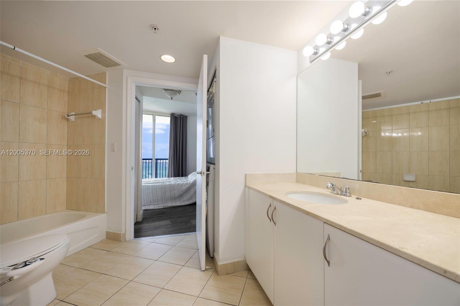 1750 N Bayshore Dr # 3801