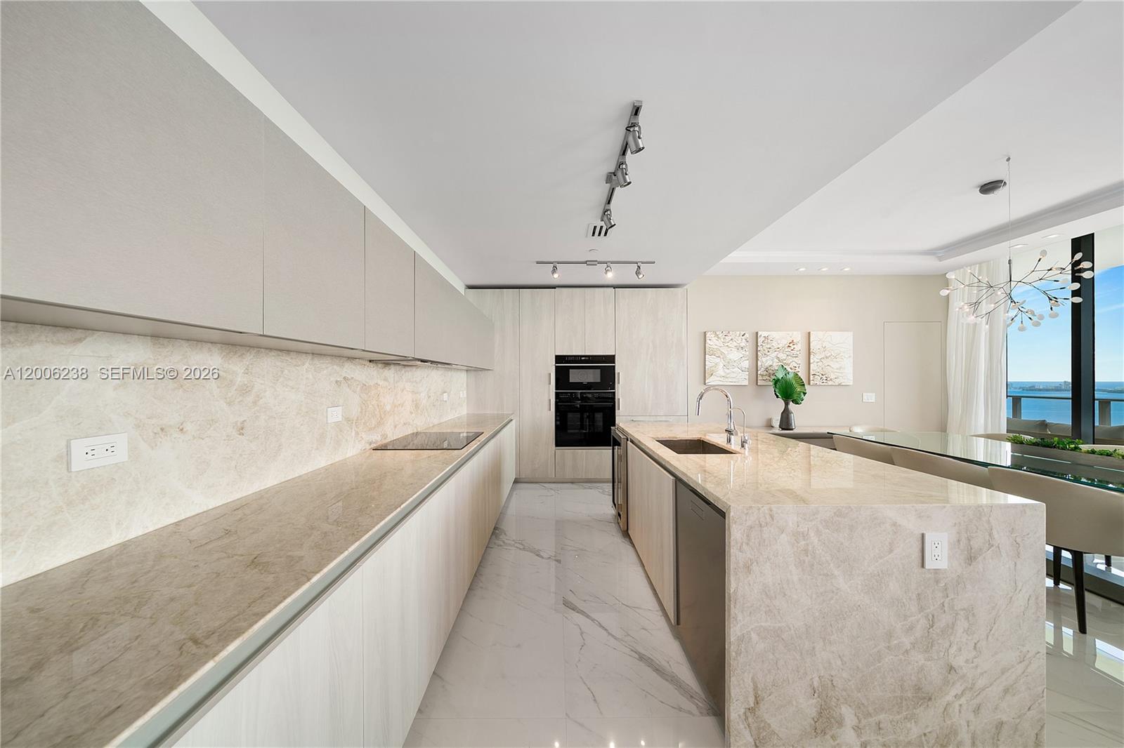 3131 NE 7th Ave Unit: PH5202