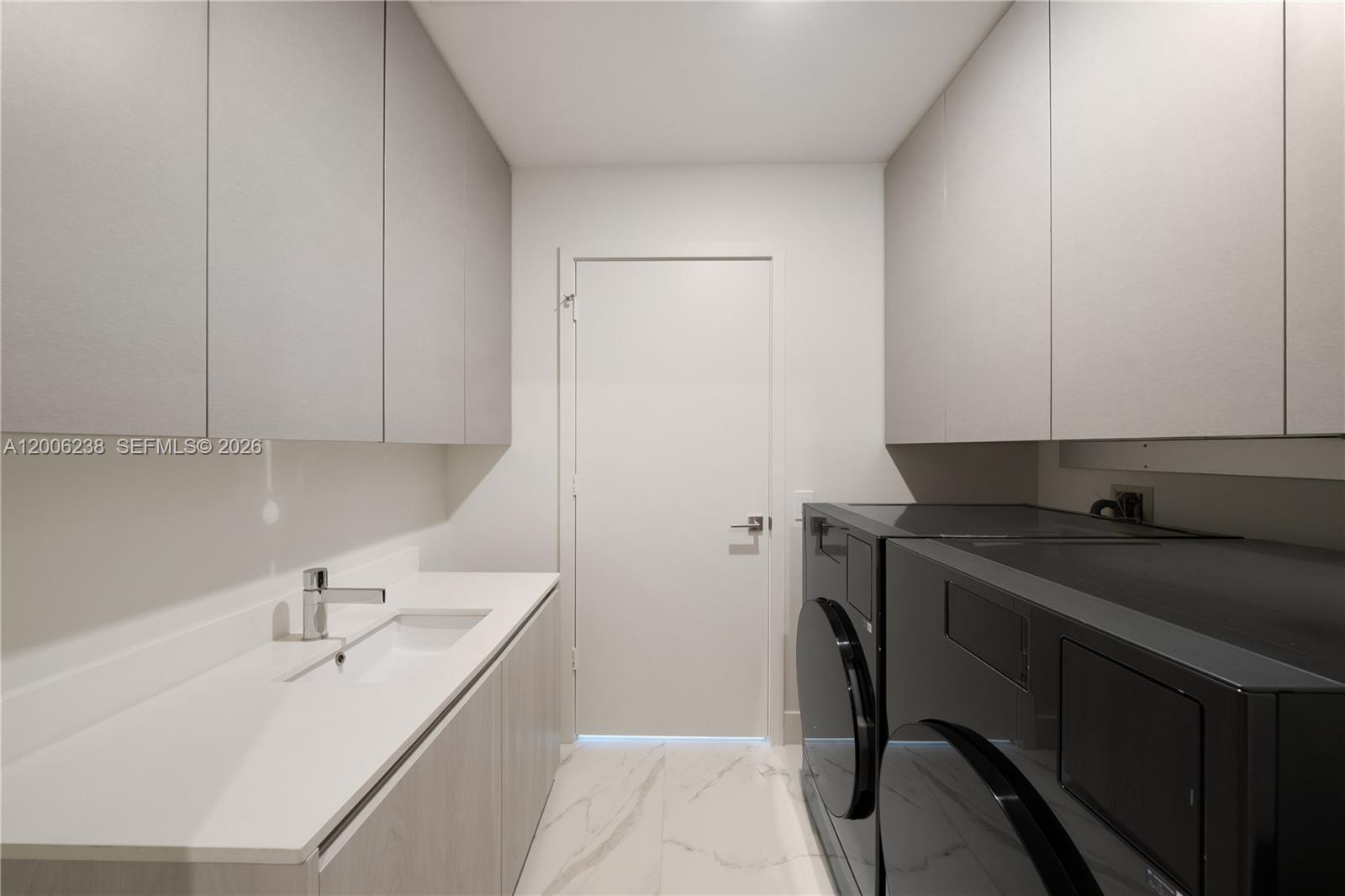 3131 NE 7th Ave Unit: PH5202