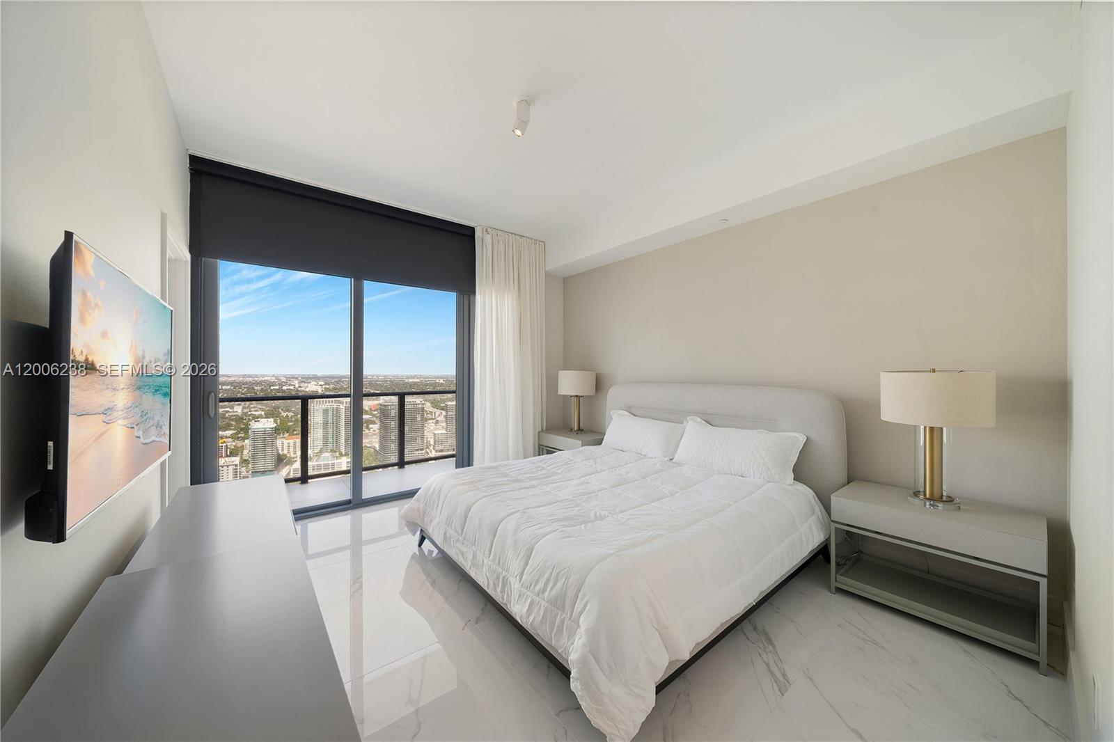 3131 NE 7th Ave Unit: PH5202