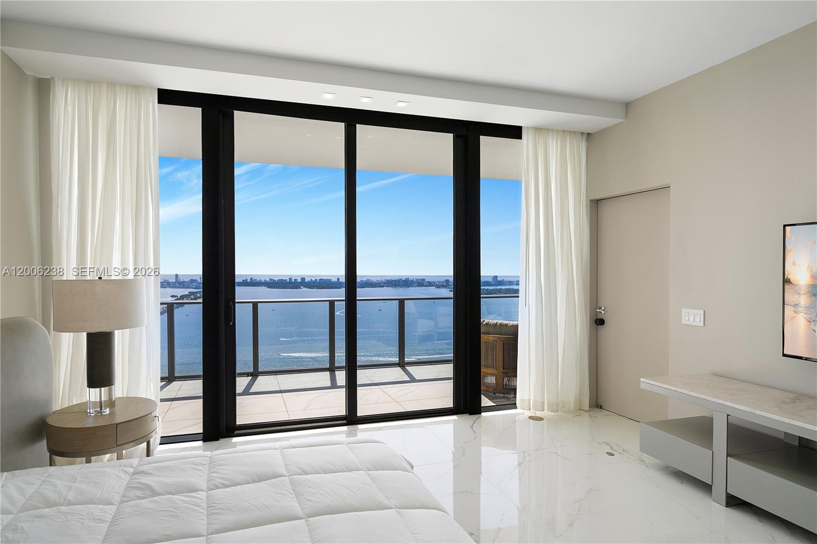 3131 NE 7th Ave Unit: PH5202