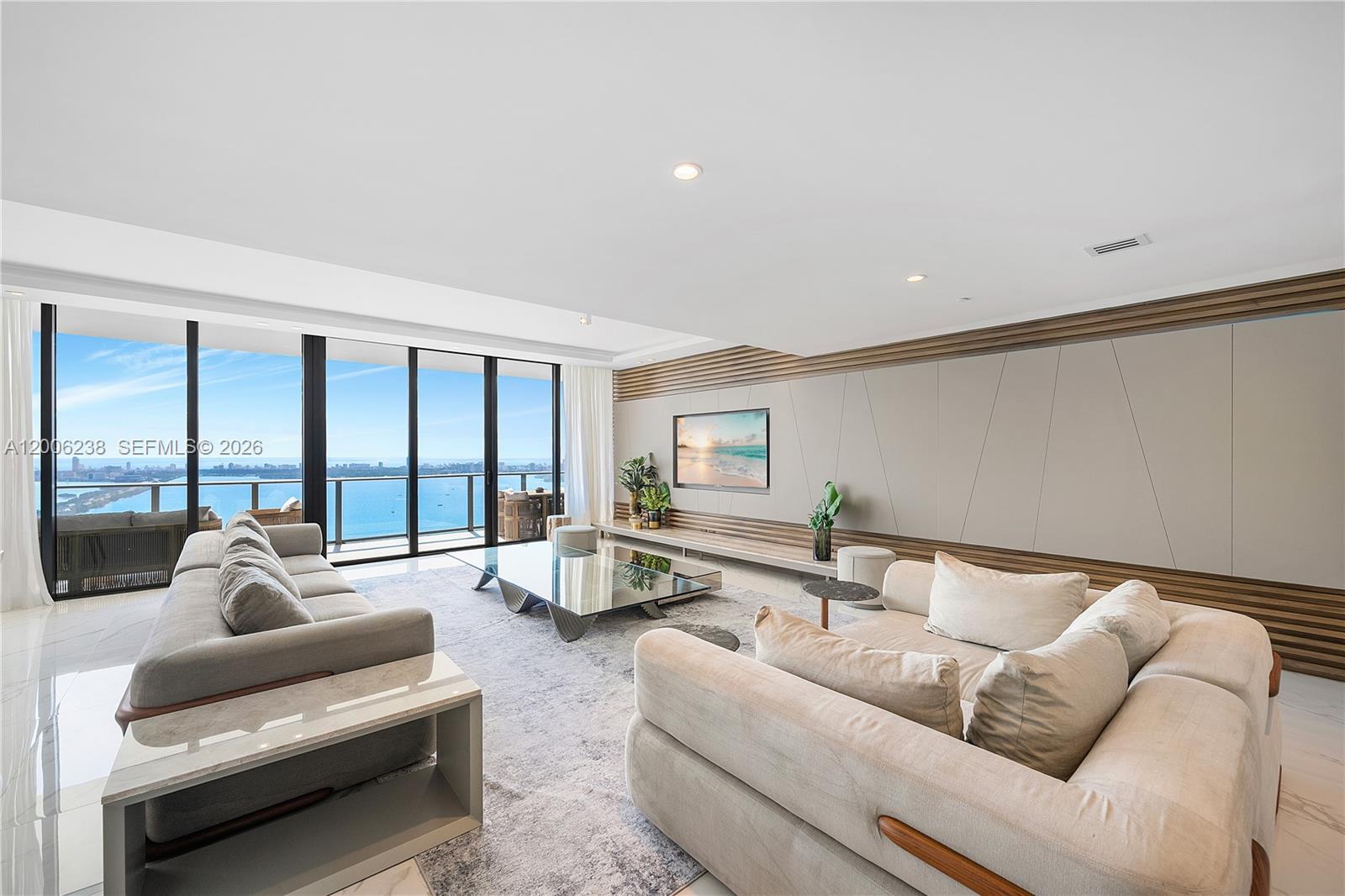 3131 NE 7th Ave Unit: PH5202