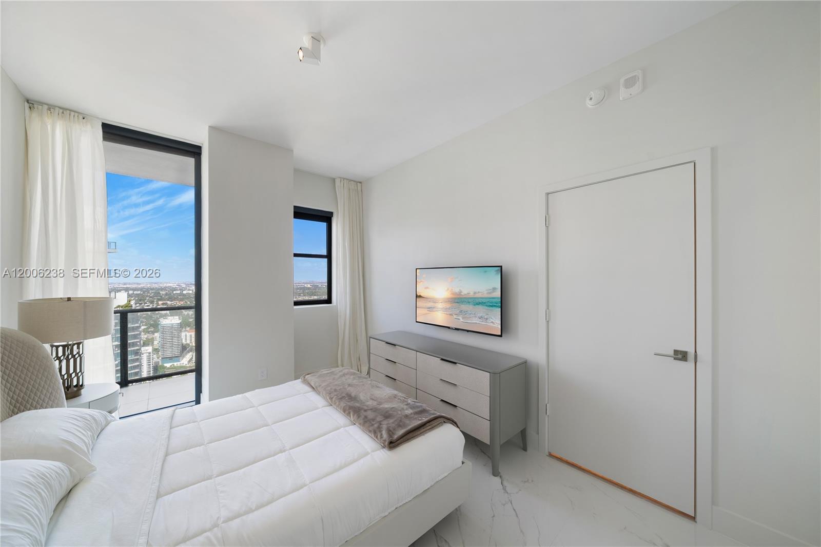 3131 NE 7th Ave Unit: PH5202