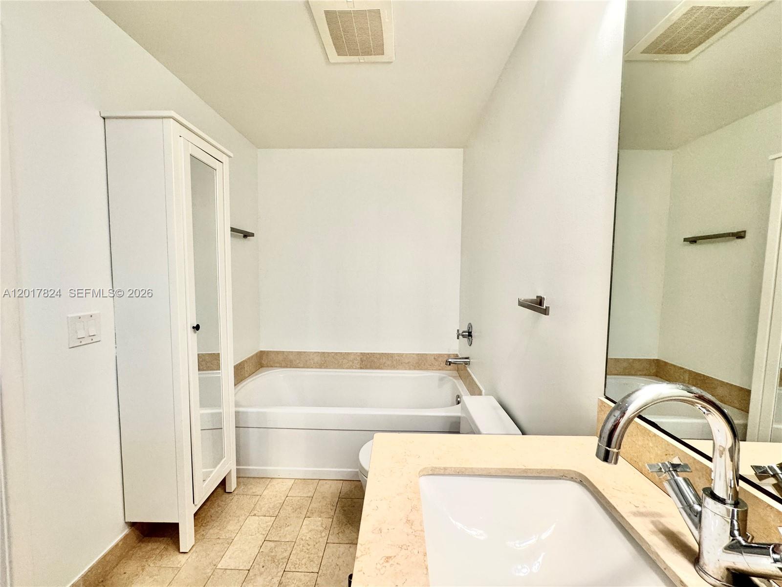 1111 SW 1st Ave Unit: 3524-N