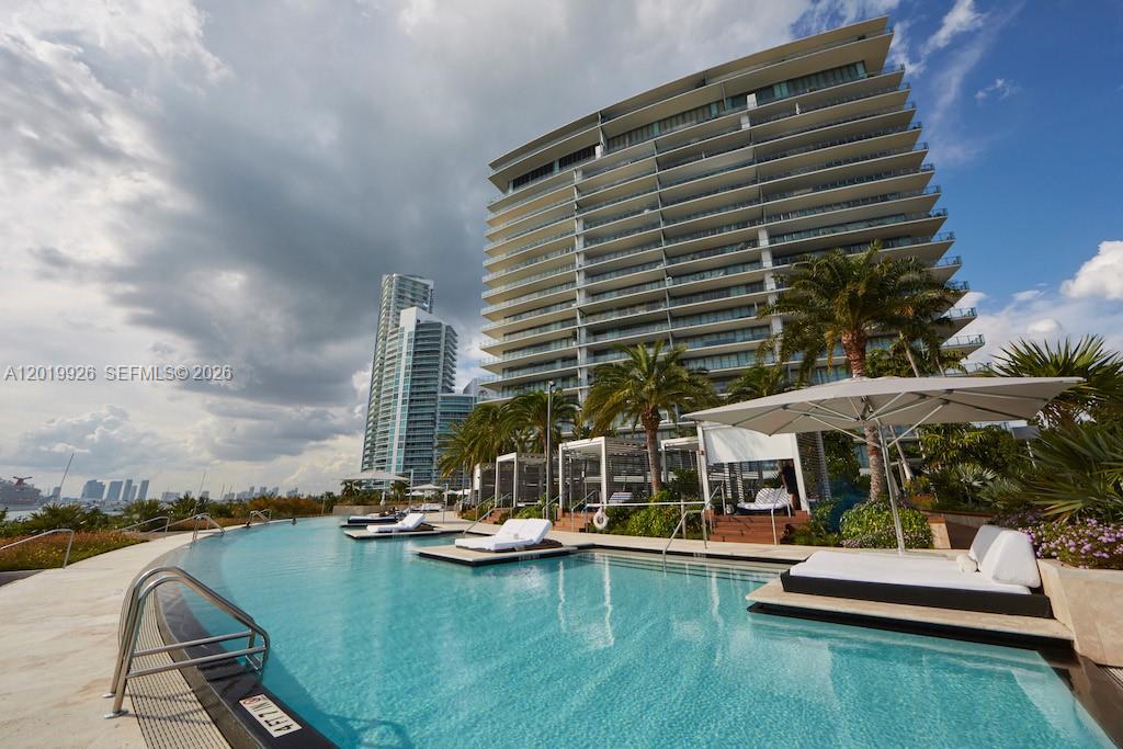 800 S Pointe Dr # 2204