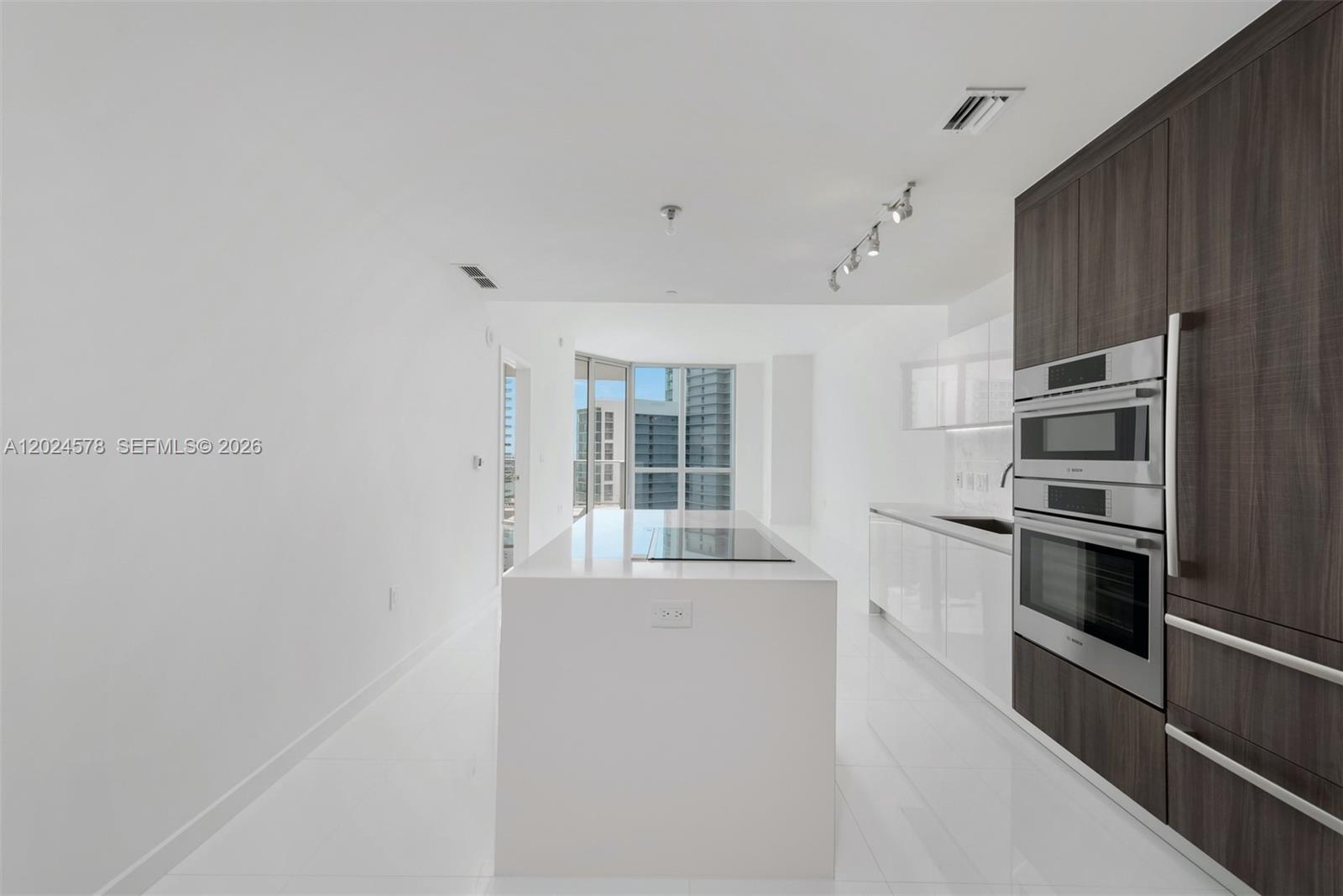 851 NE 1st Ave # 4305