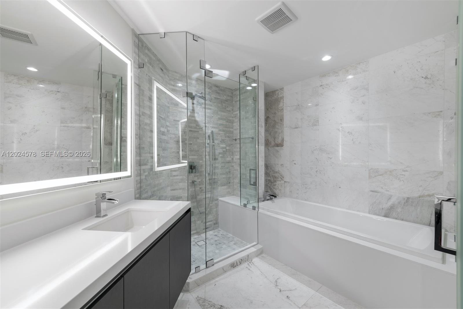 851 NE 1st Ave # 4305