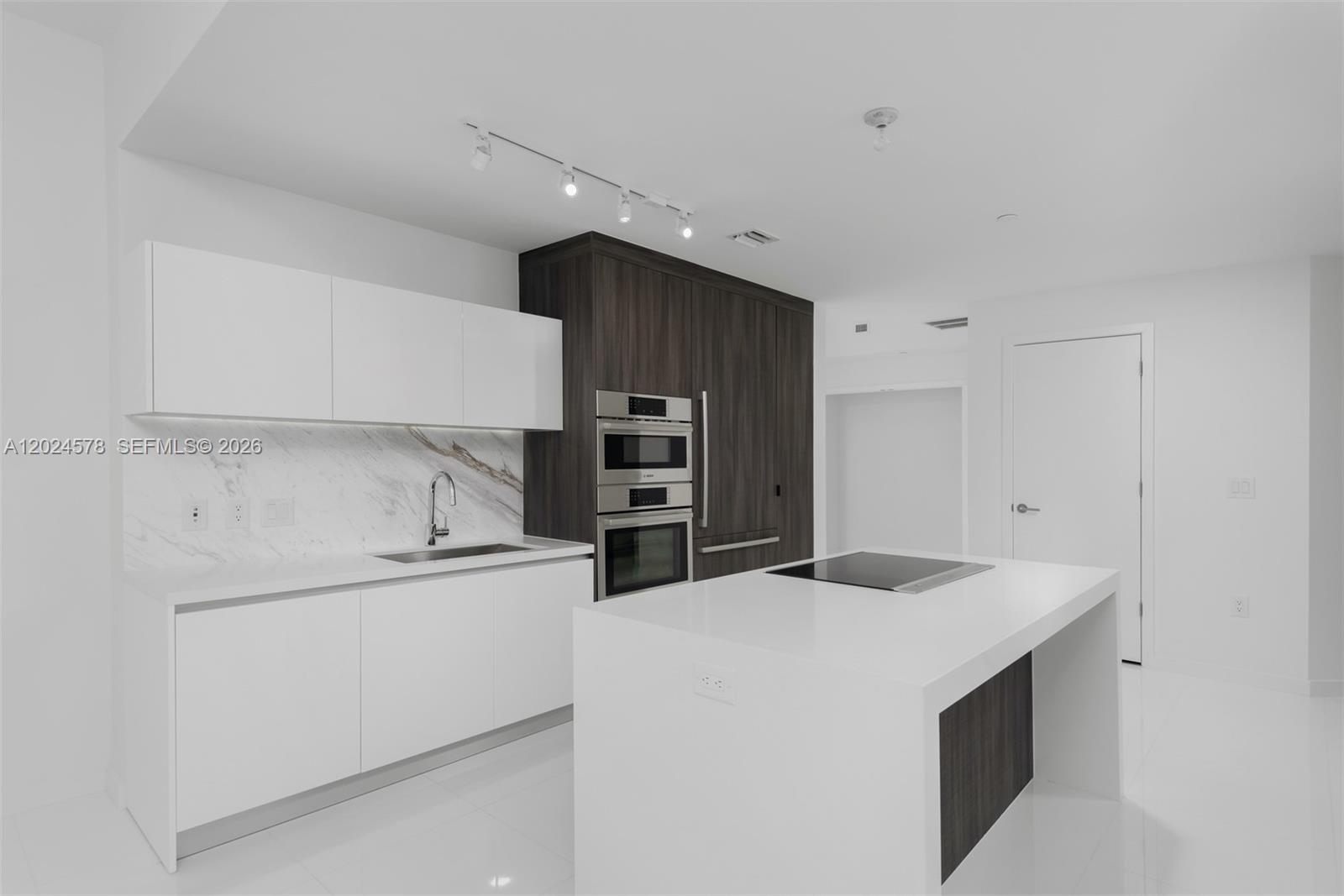 851 NE 1st Ave # 4305