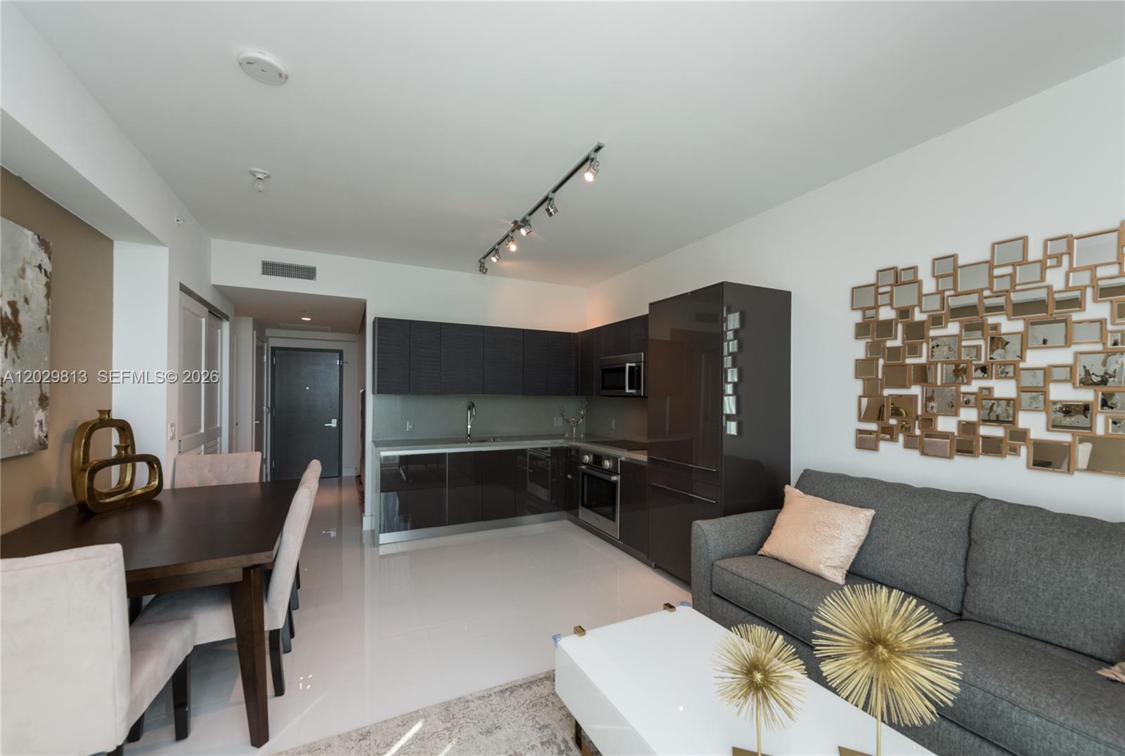 1080 Brickell Ave # 4105