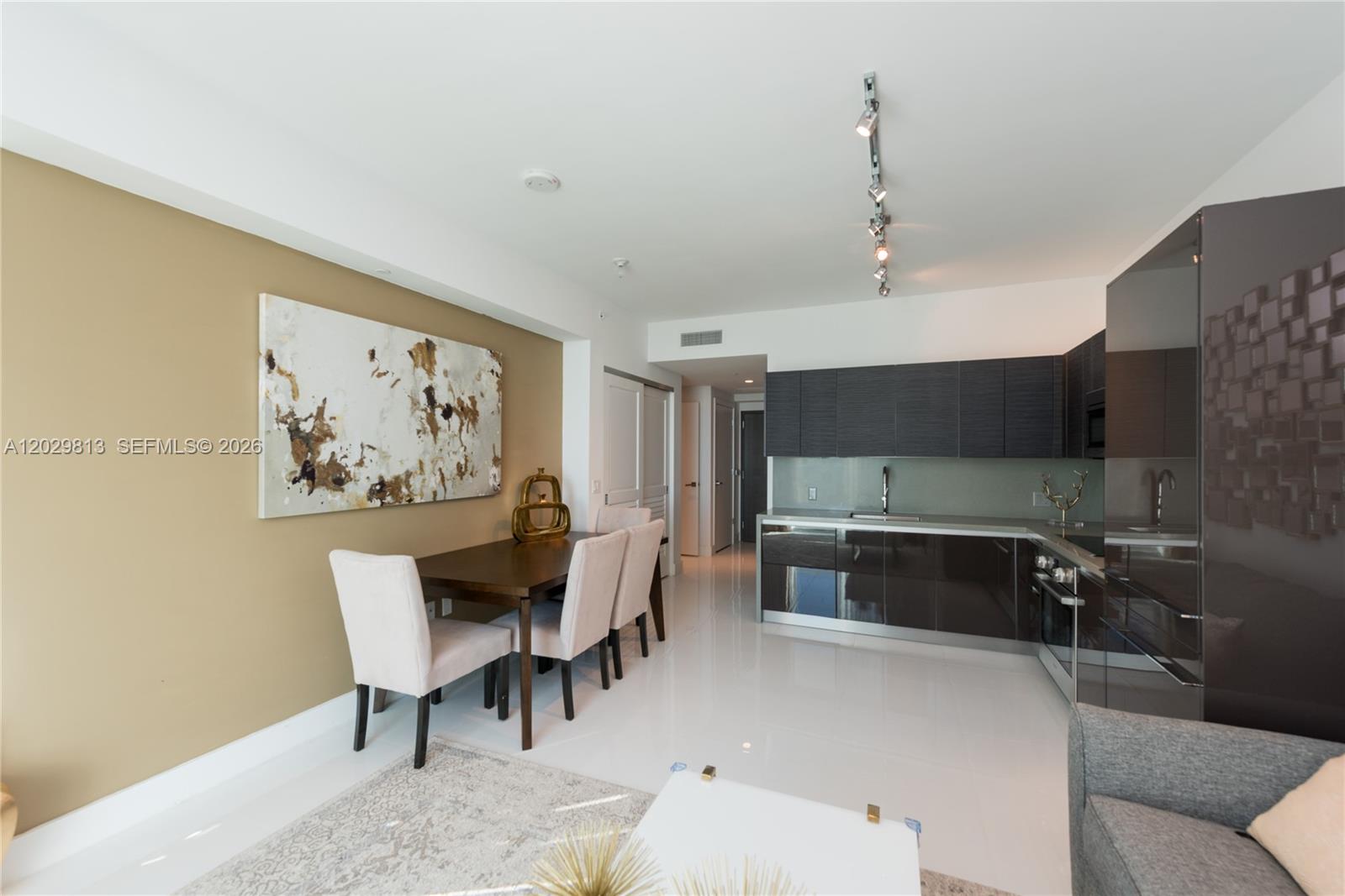 1080 Brickell Ave # 4105