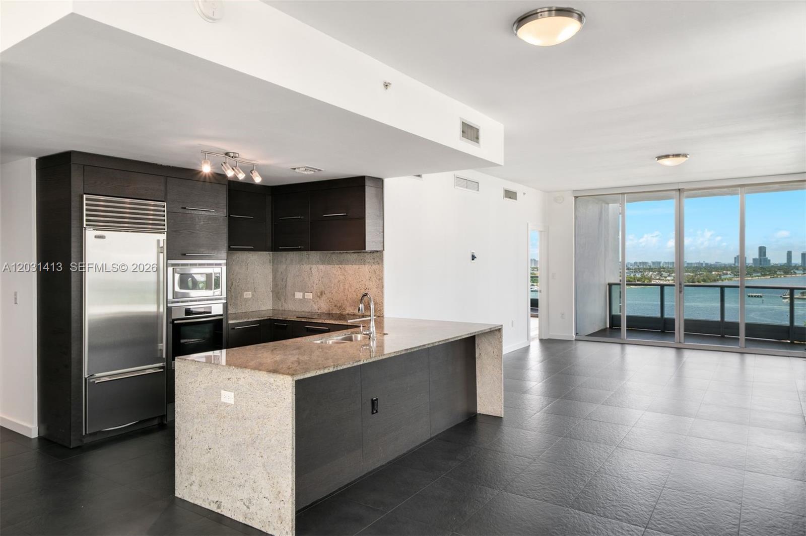 900 Biscayne Bay 2101