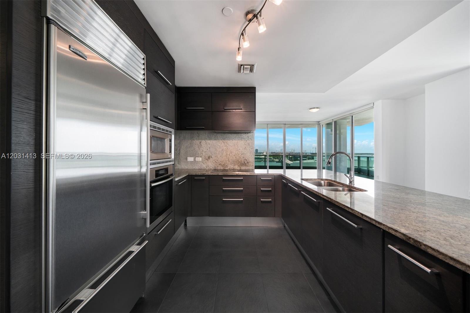 900 Biscayne Bay 2101