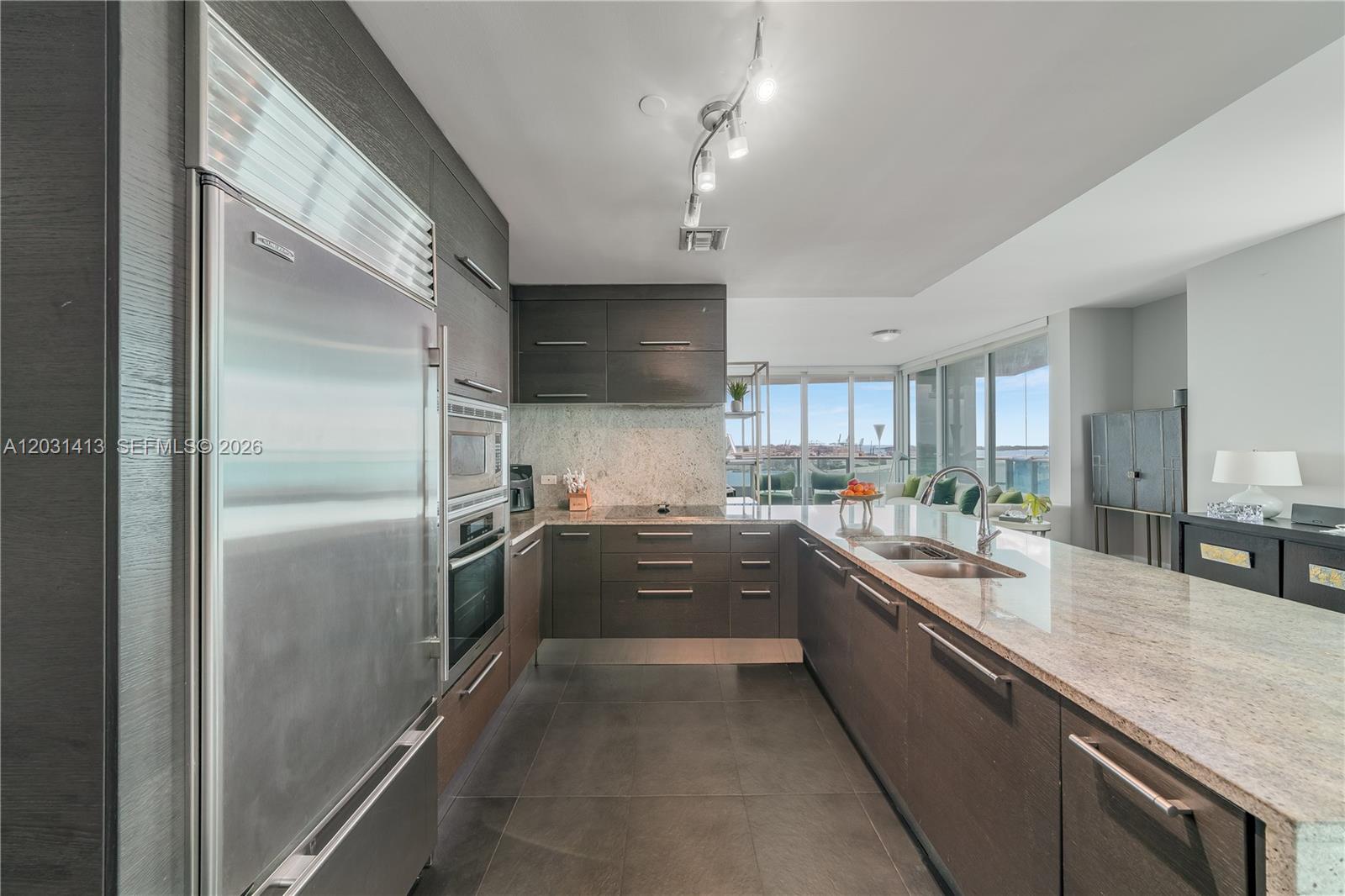 900 Biscayne Blvd # 2101