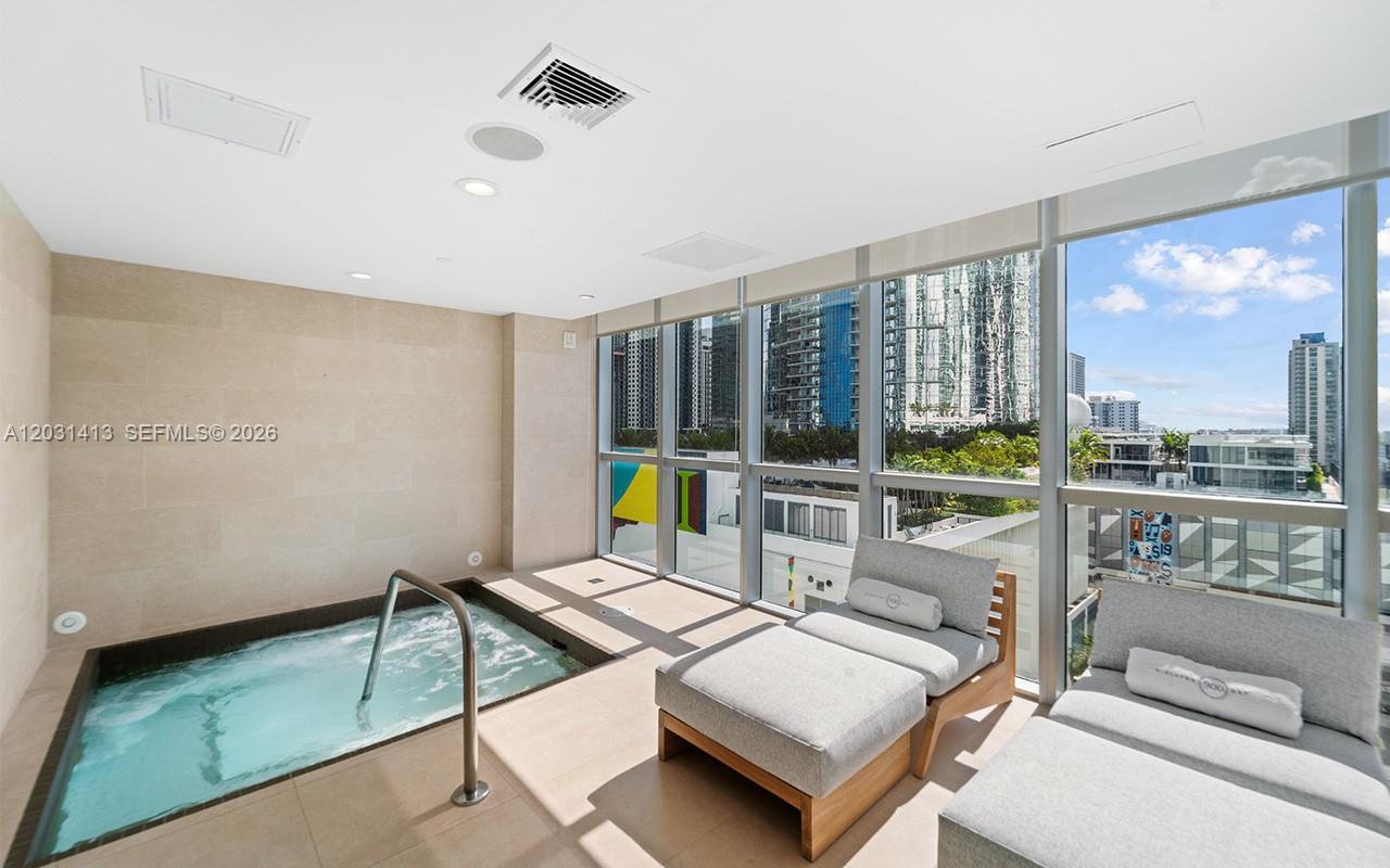 900 Biscayne Bay 2101