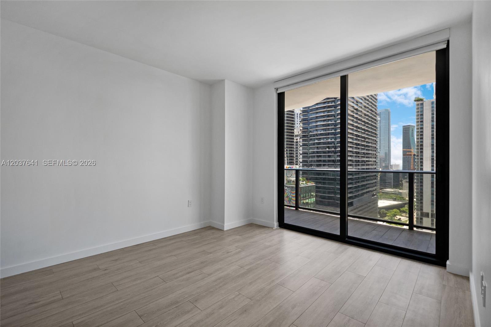 45 SW 9th St # 2305