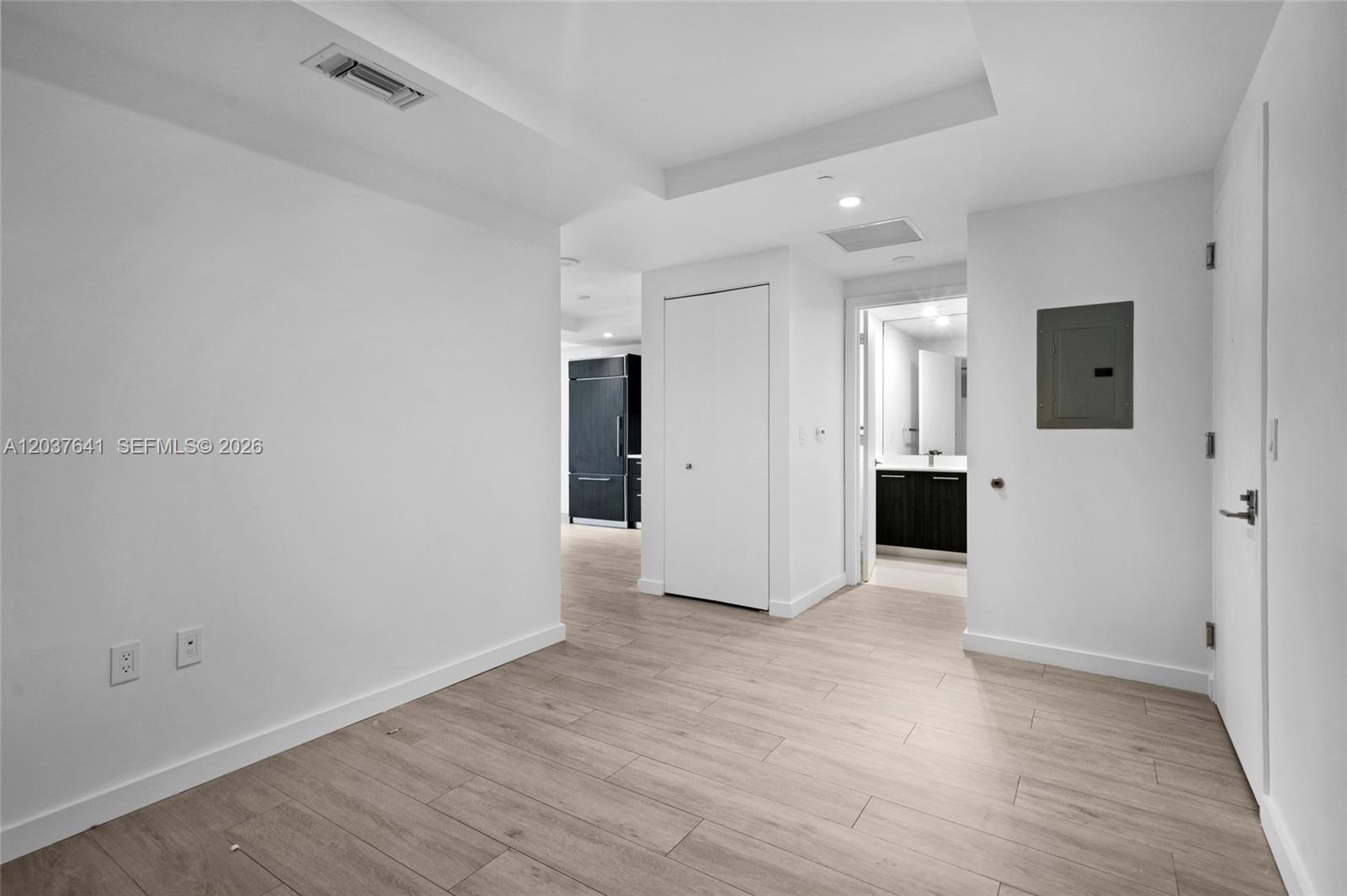 45 SW 9th St # 2305