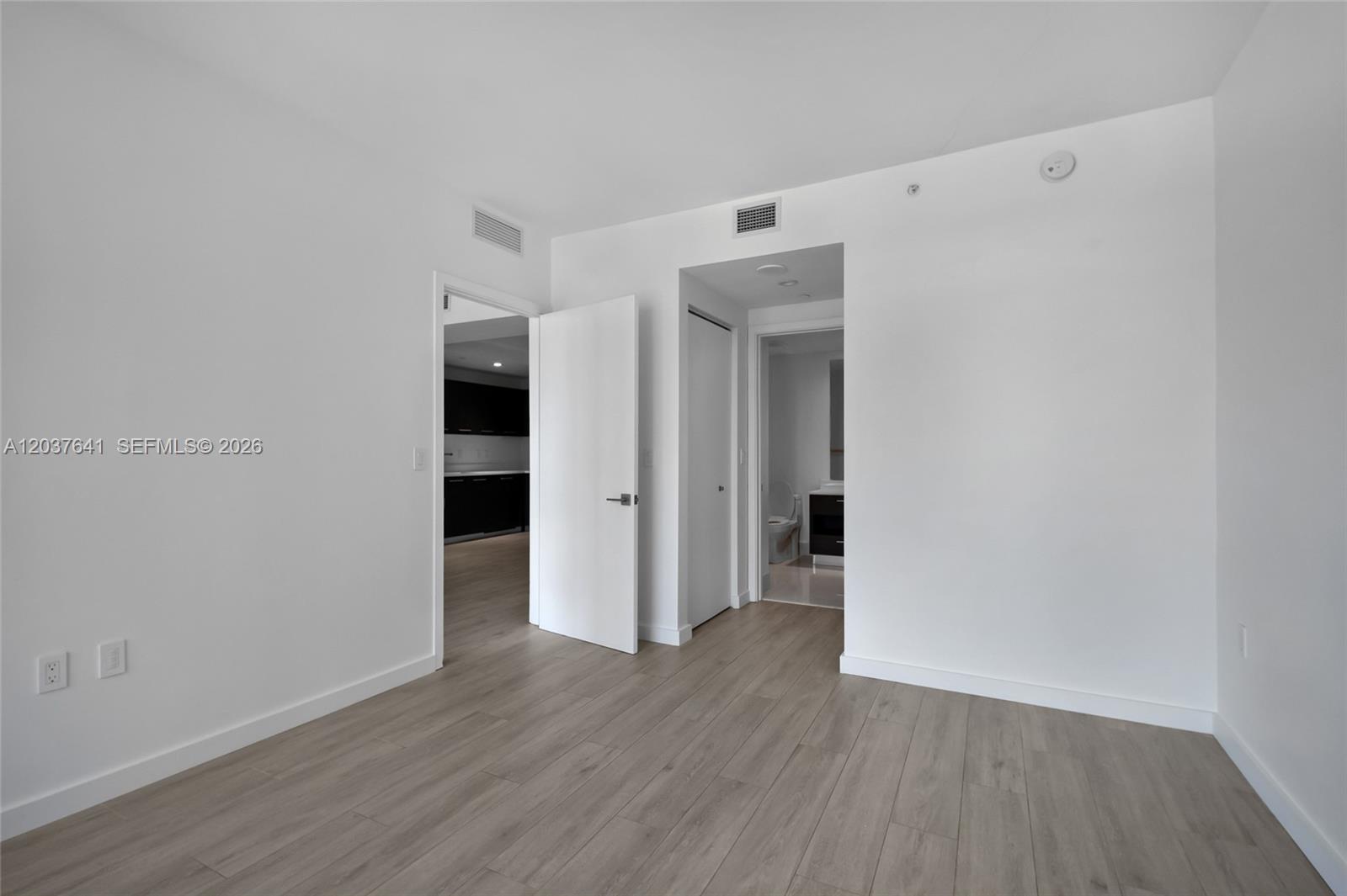 45 SW 9th St # 2305
