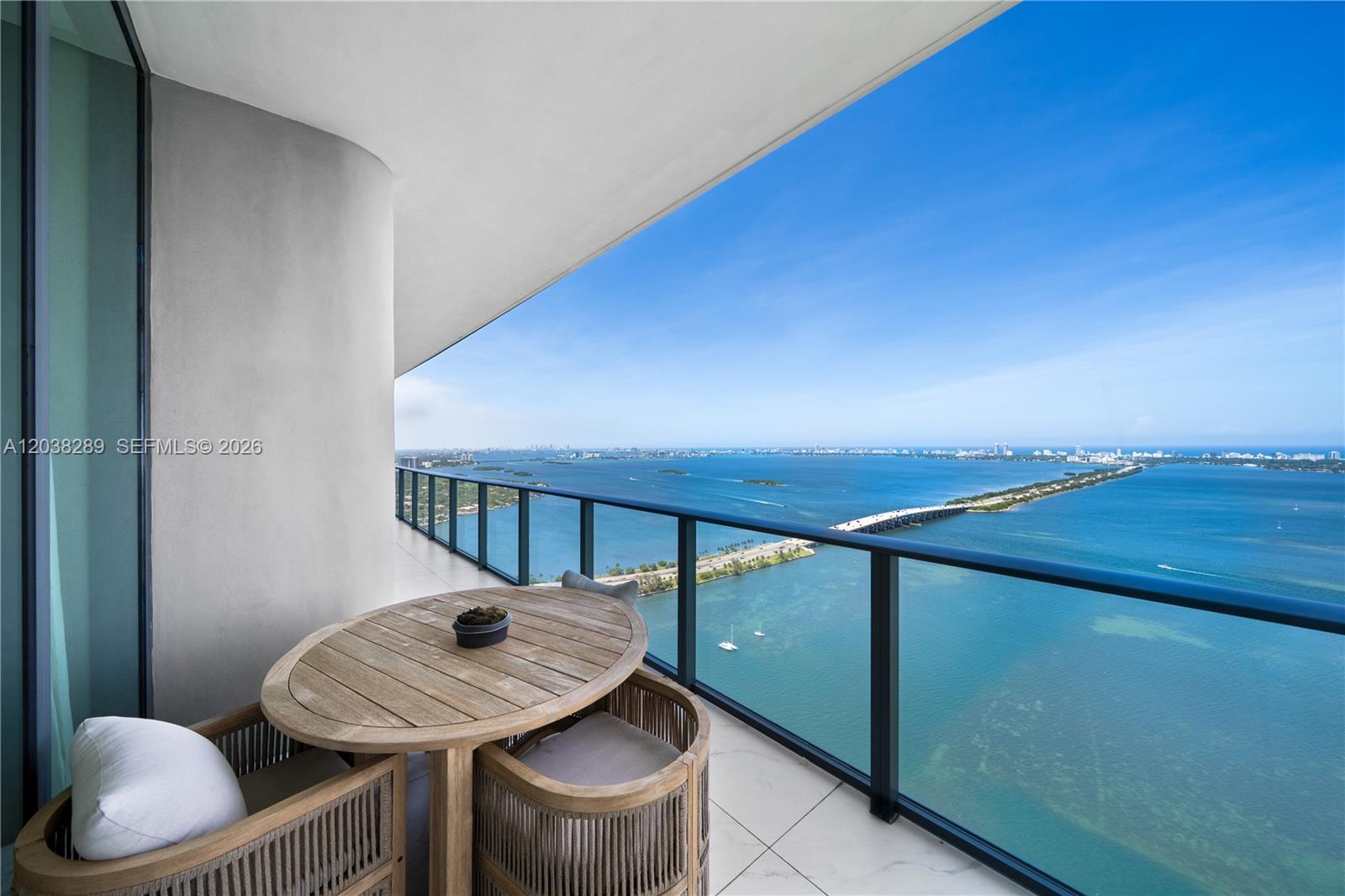 One Paraiso PH5201