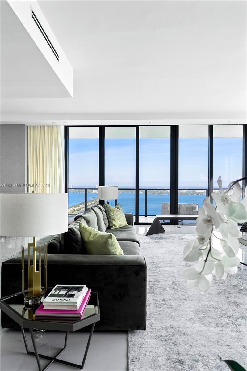 One Paraiso PH5201