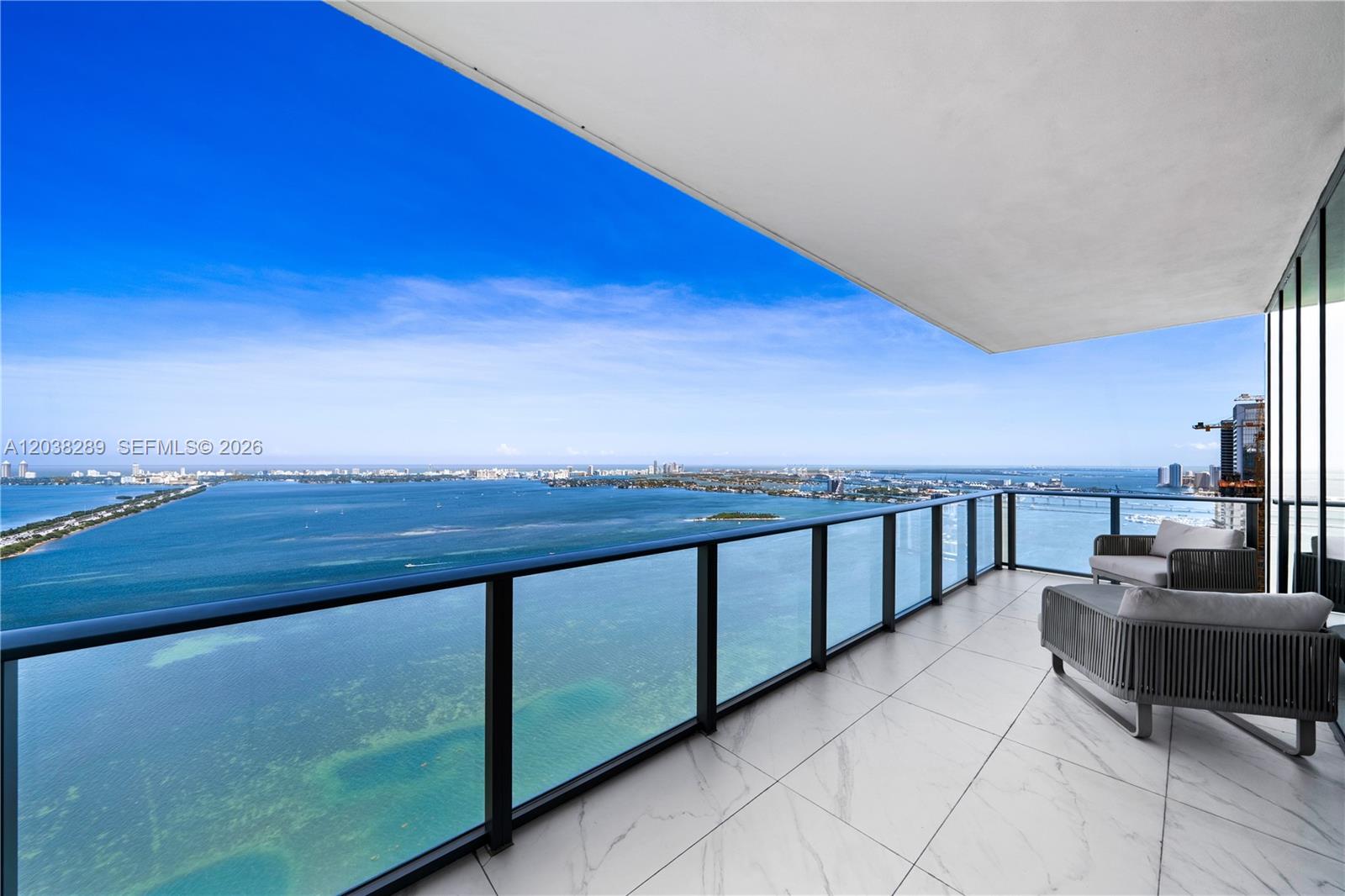 One Paraiso PH5201