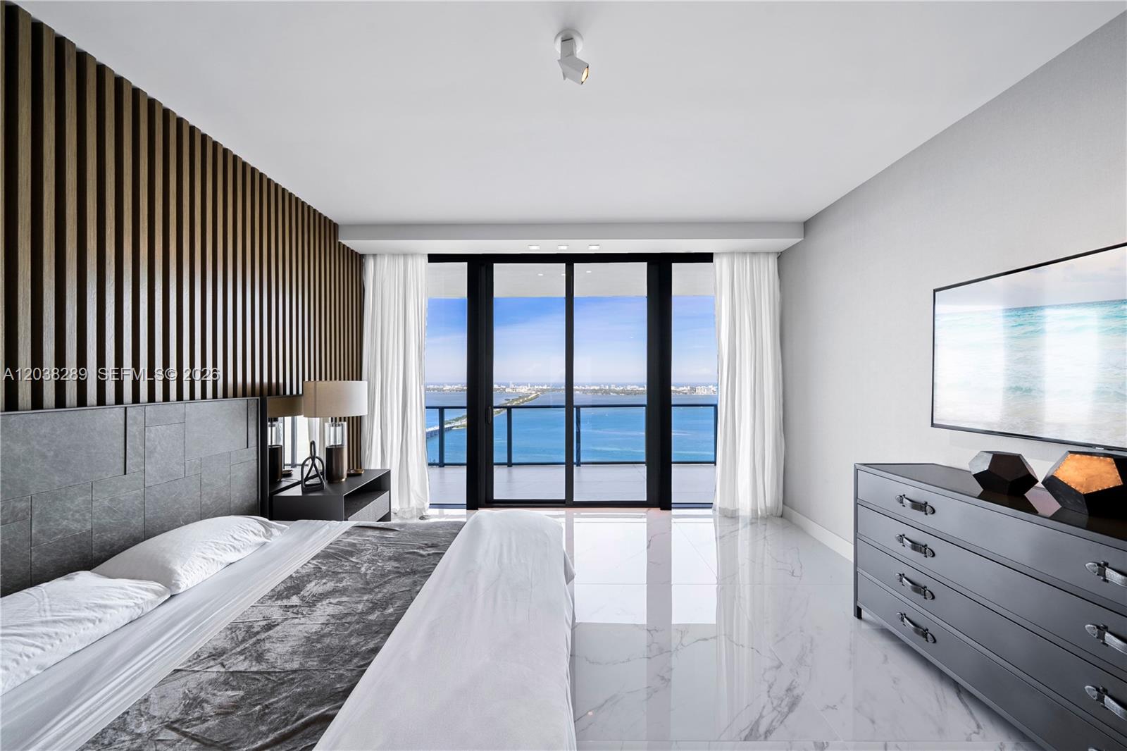 One Paraiso PH5201
