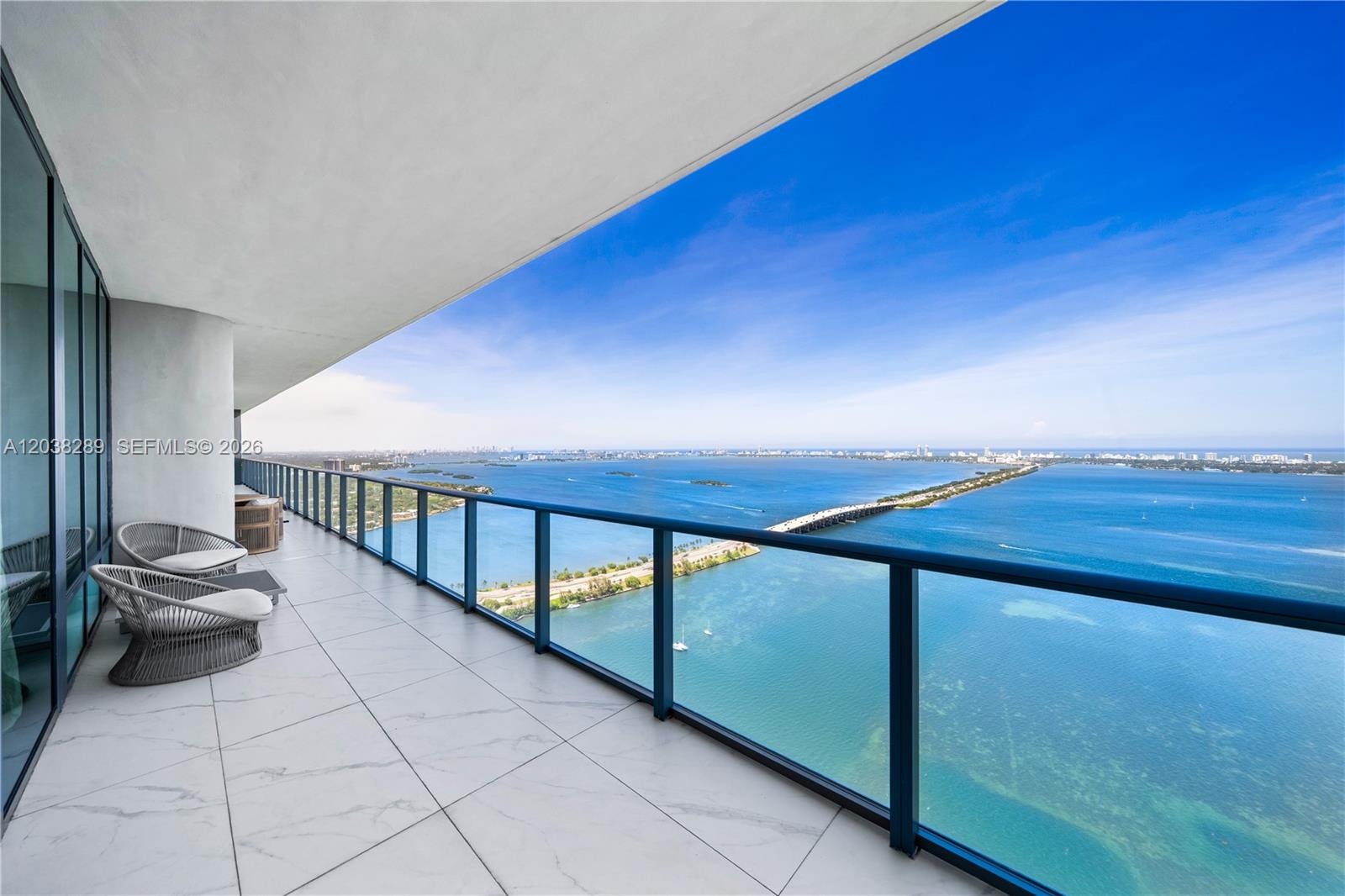 One Paraiso PH5201