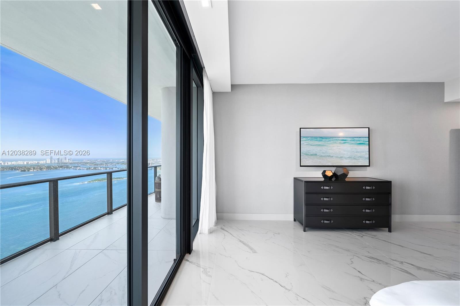 One Paraiso PH5201