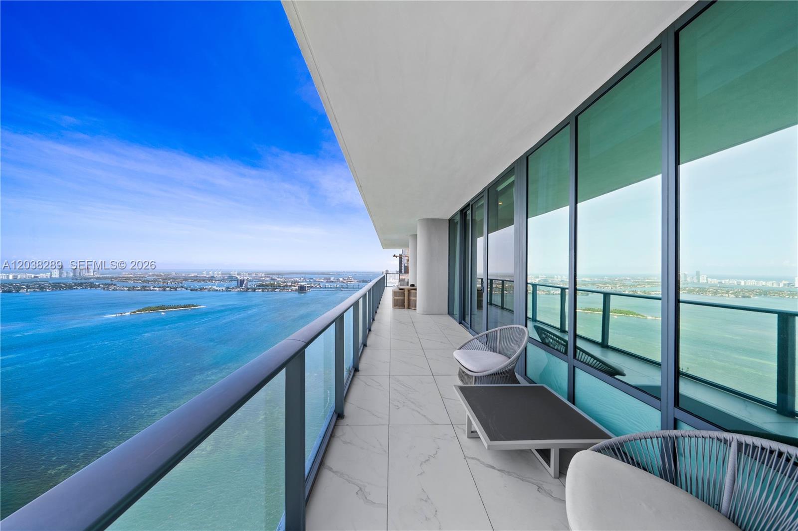 One Paraiso PH5201