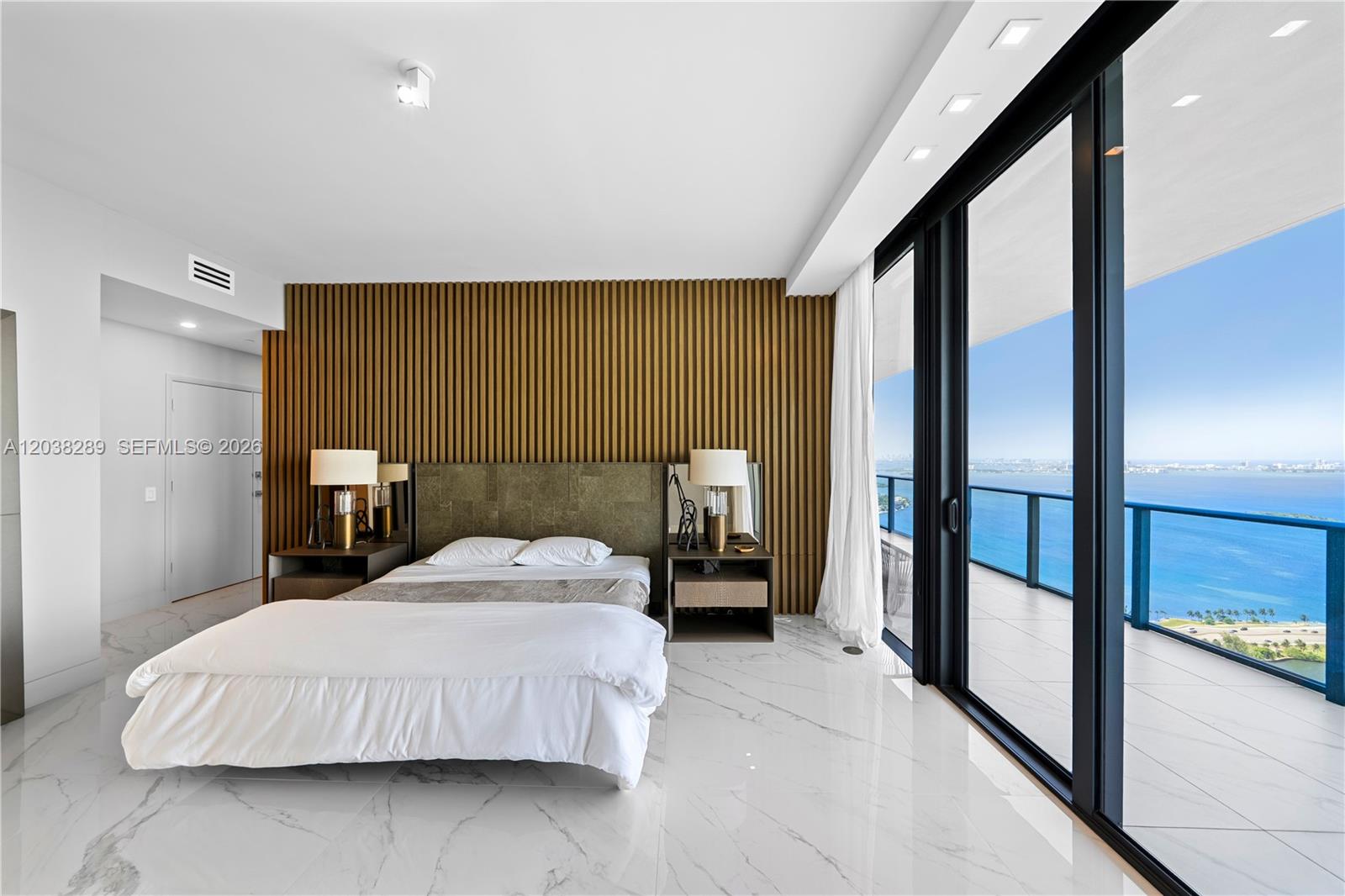 One Paraiso PH5201