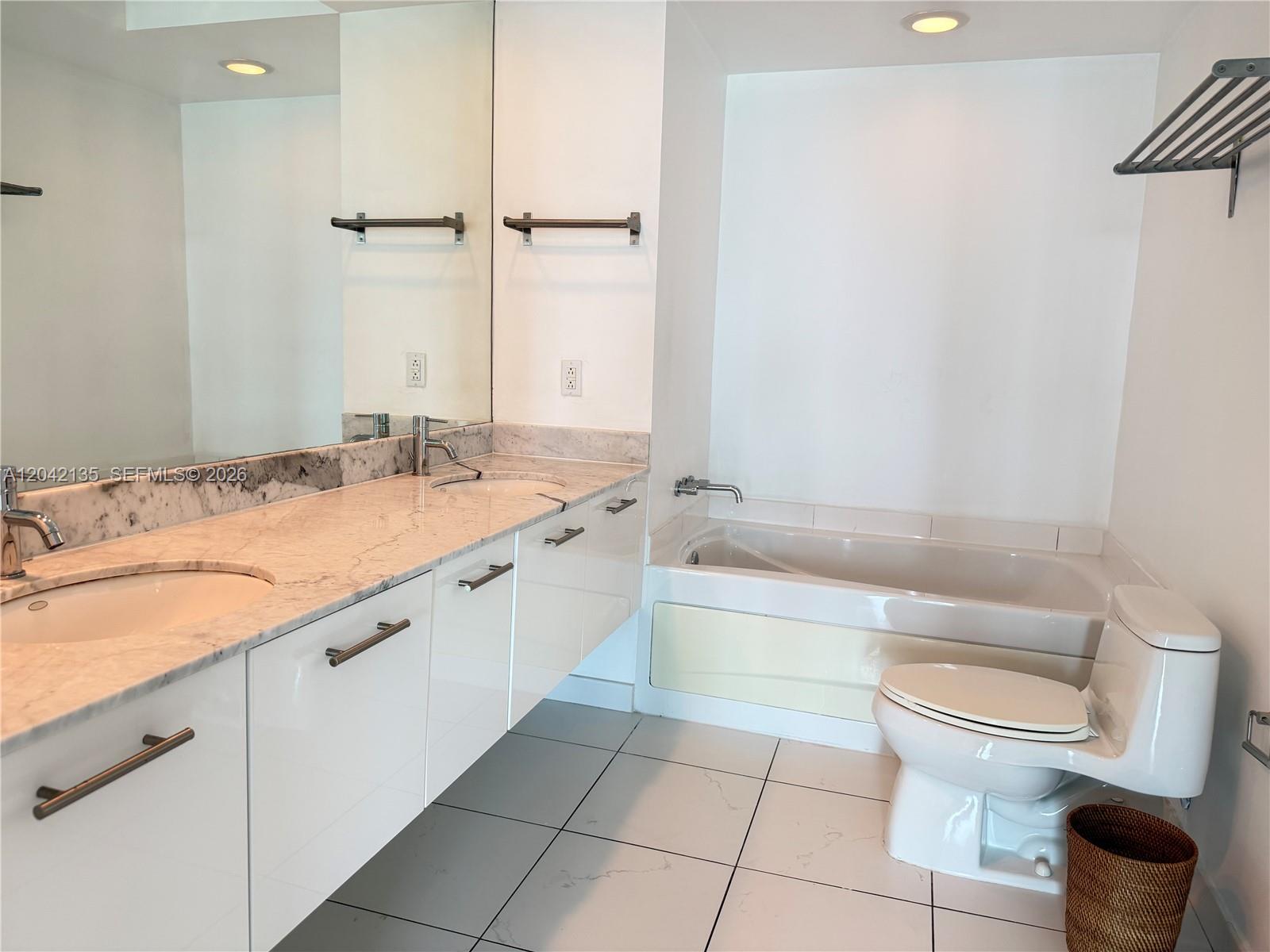 55 SE 6th St # 3900