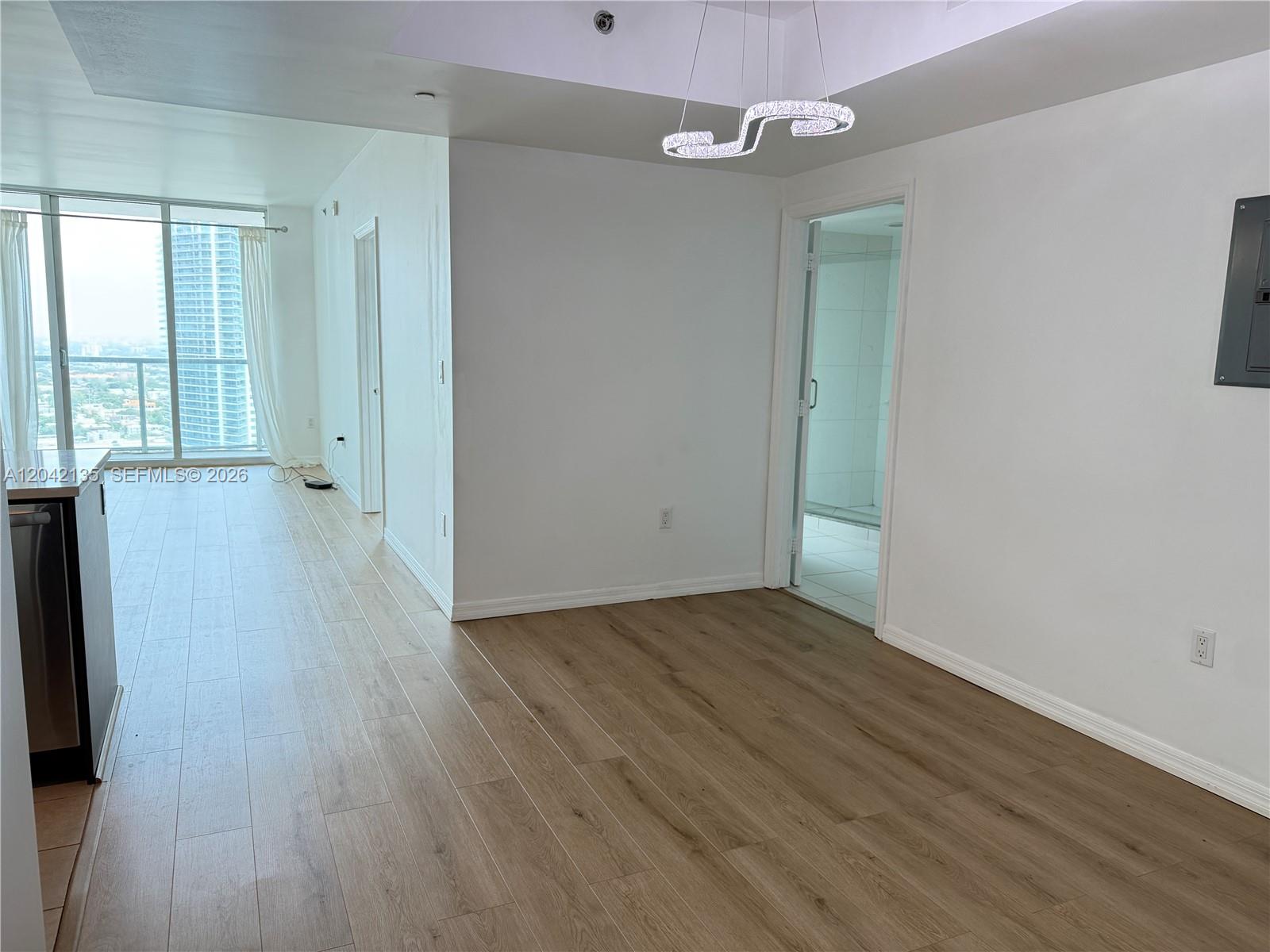 55 SE 6th St # 3900